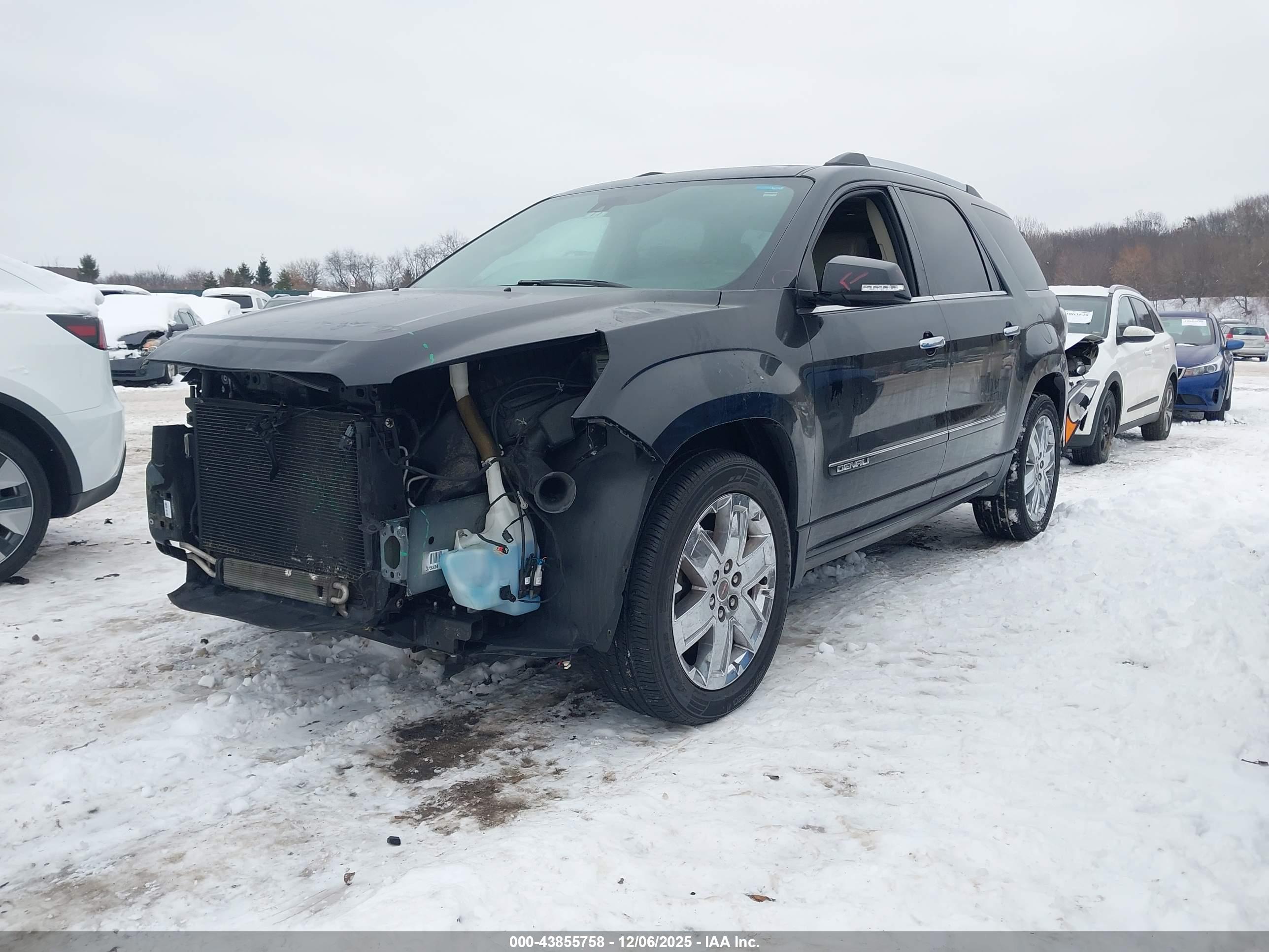 GMC ACADIA image 2