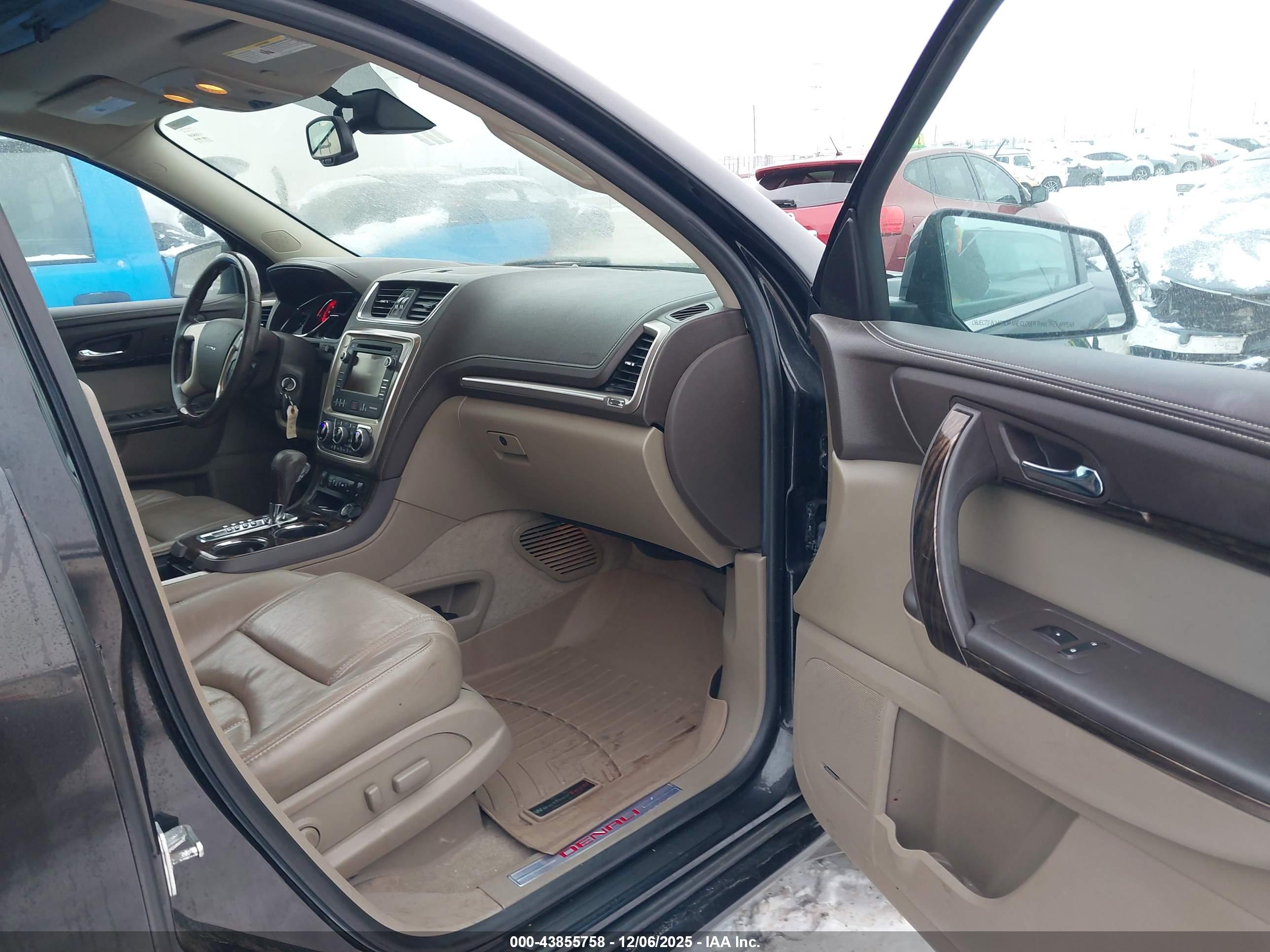 GMC ACADIA image 5