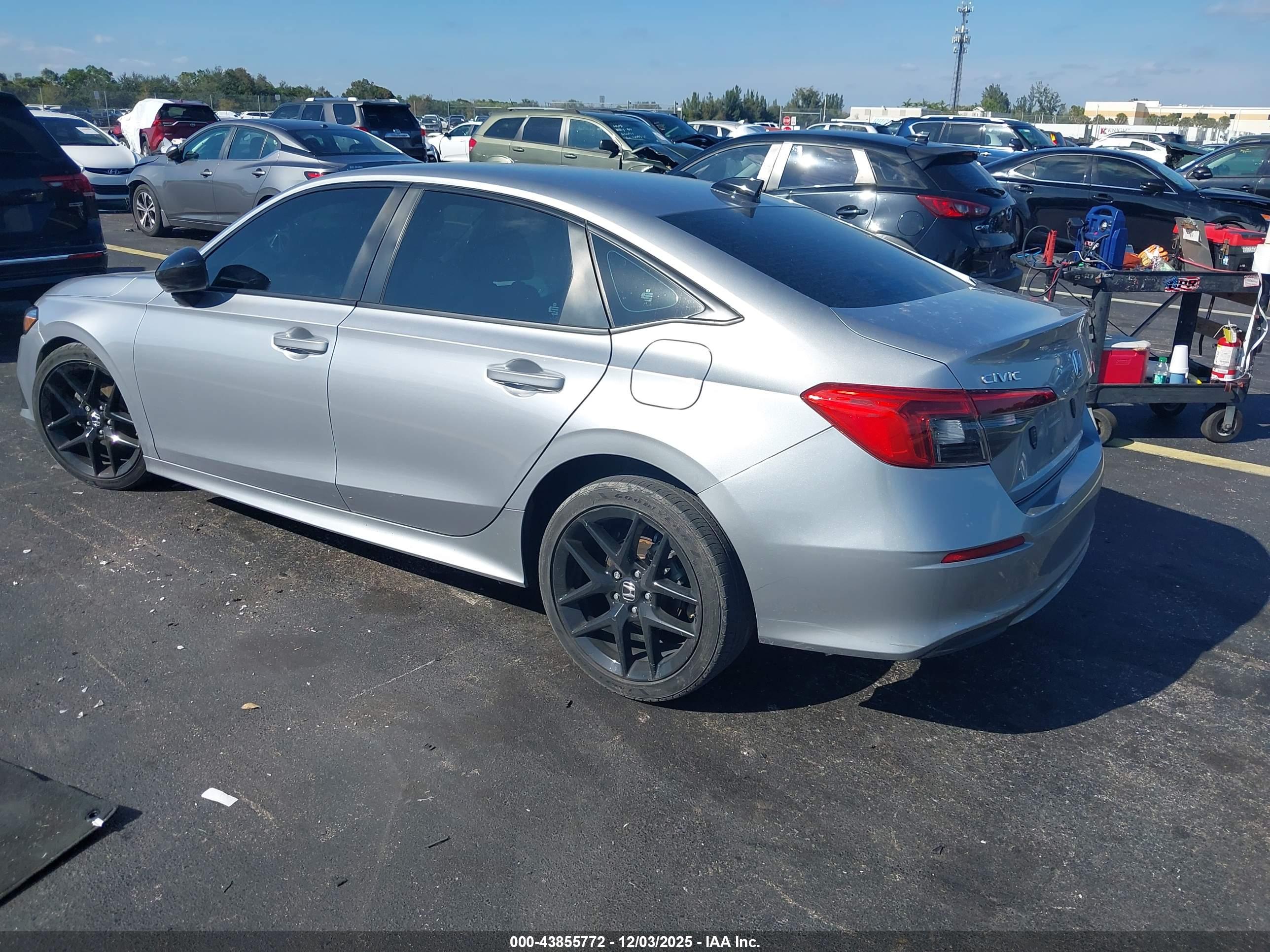HONDA CIVIC image 3