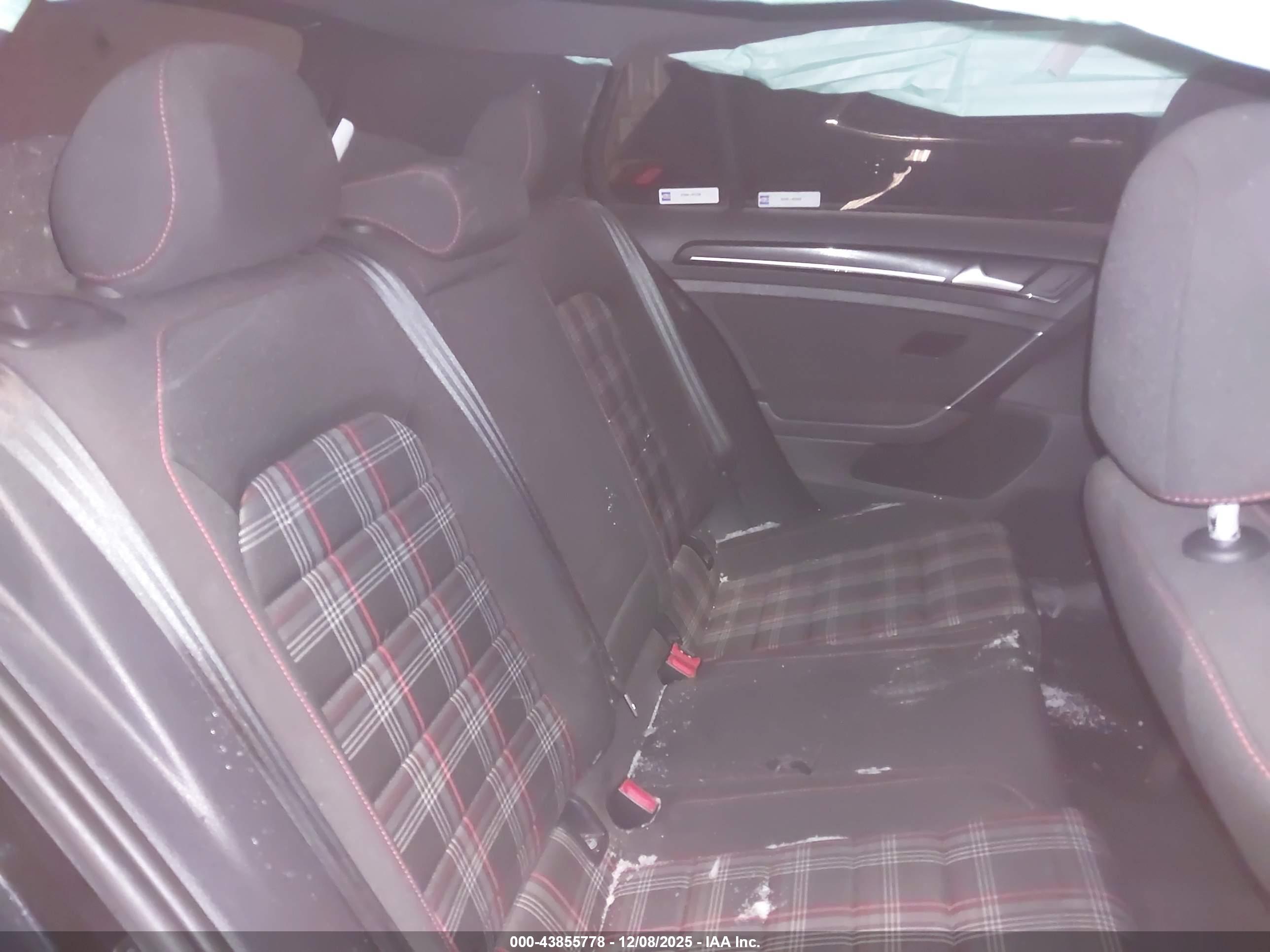 VOLKSWAGEN GOLF image 8