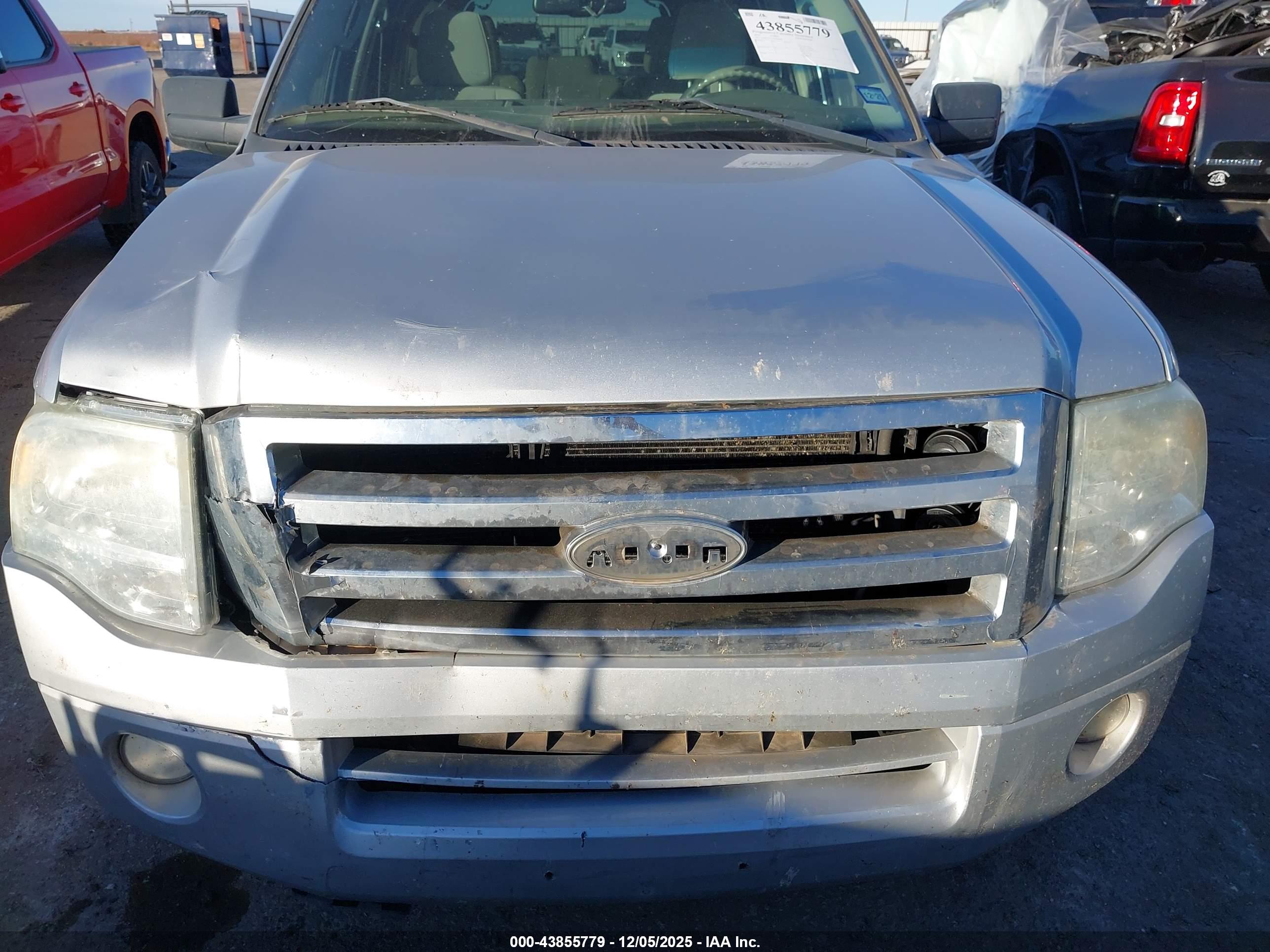 FORD EXPEDITION image 6