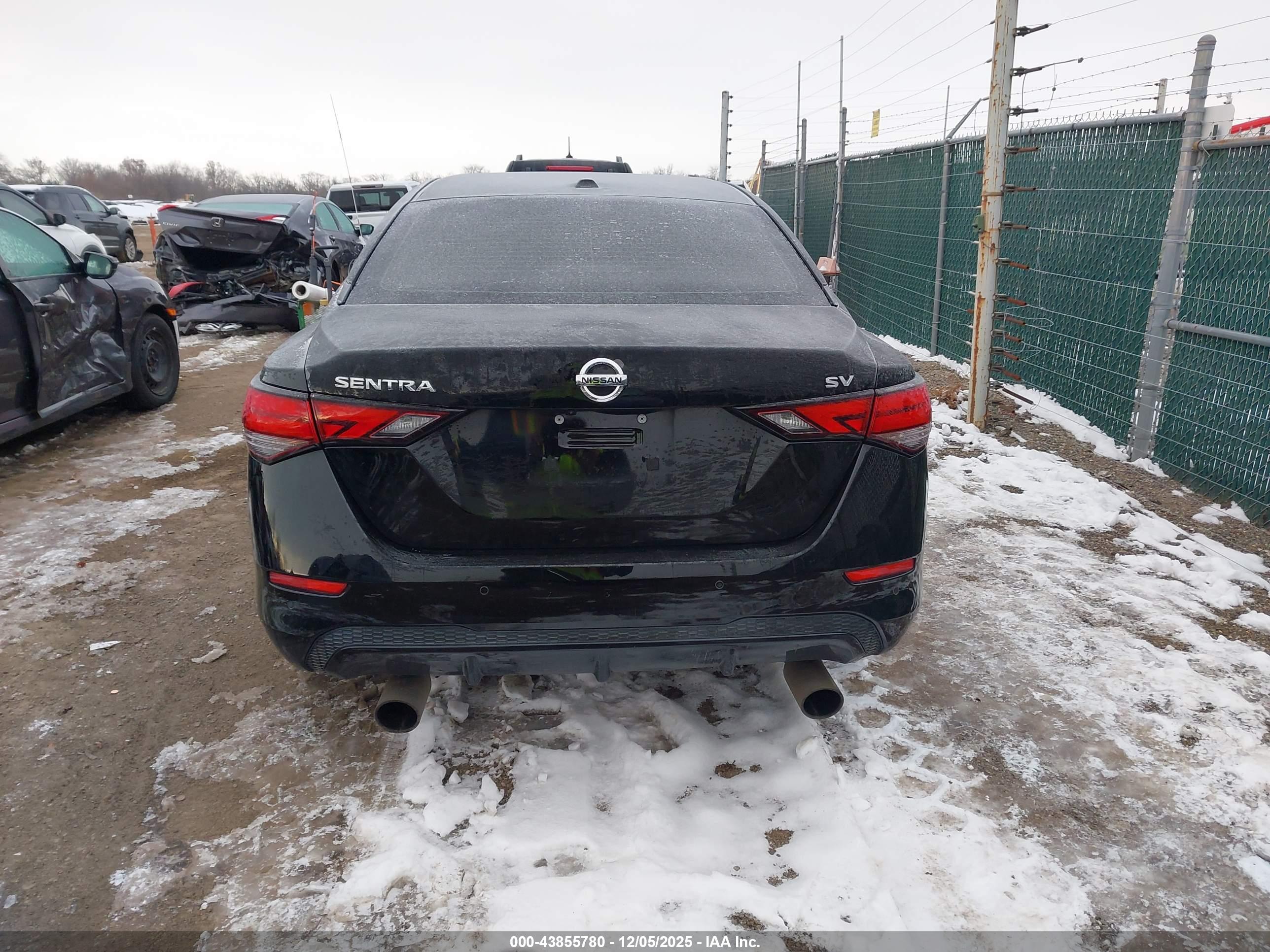 NISSAN SENTRA image 6