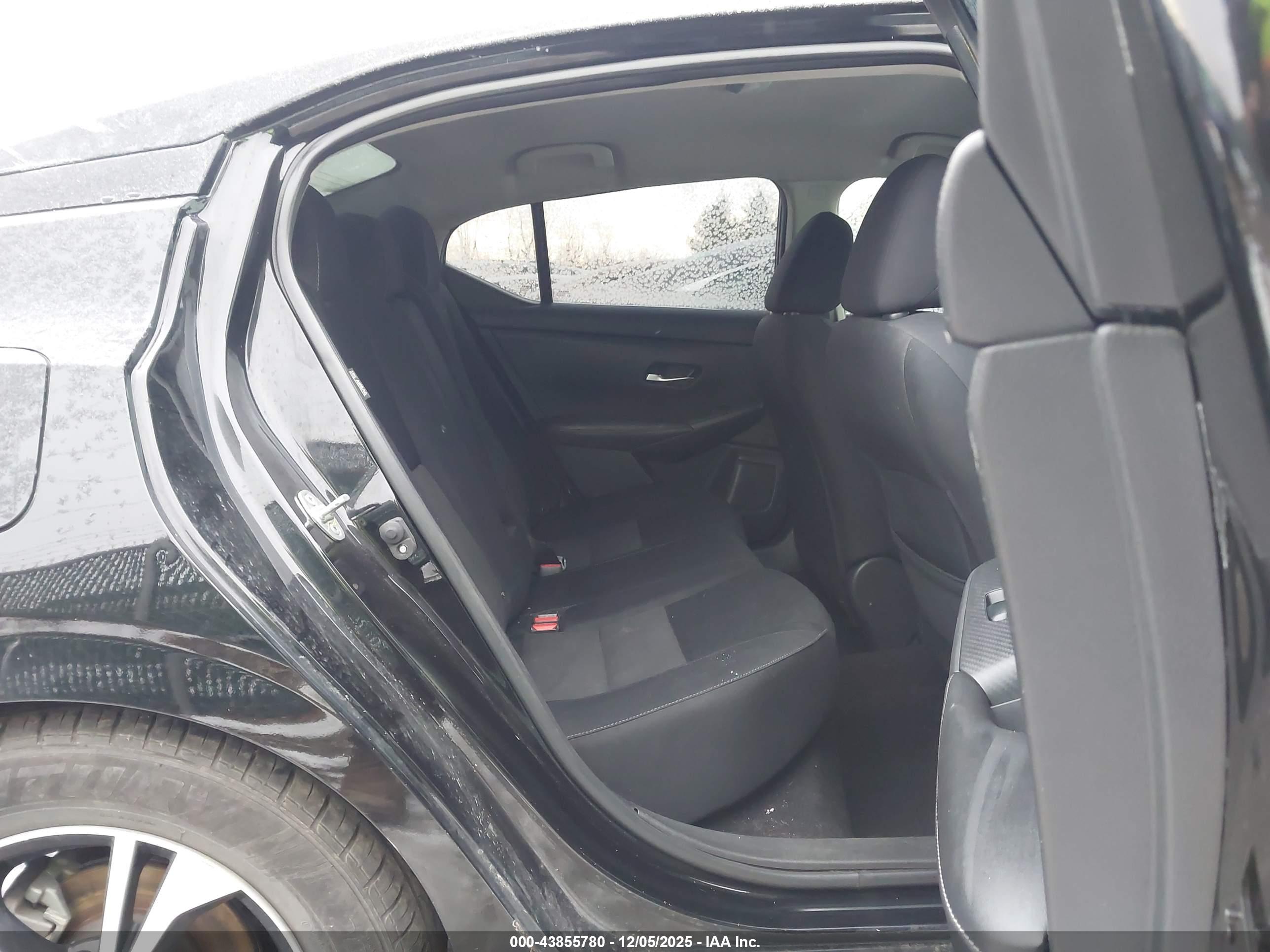 NISSAN SENTRA image 8