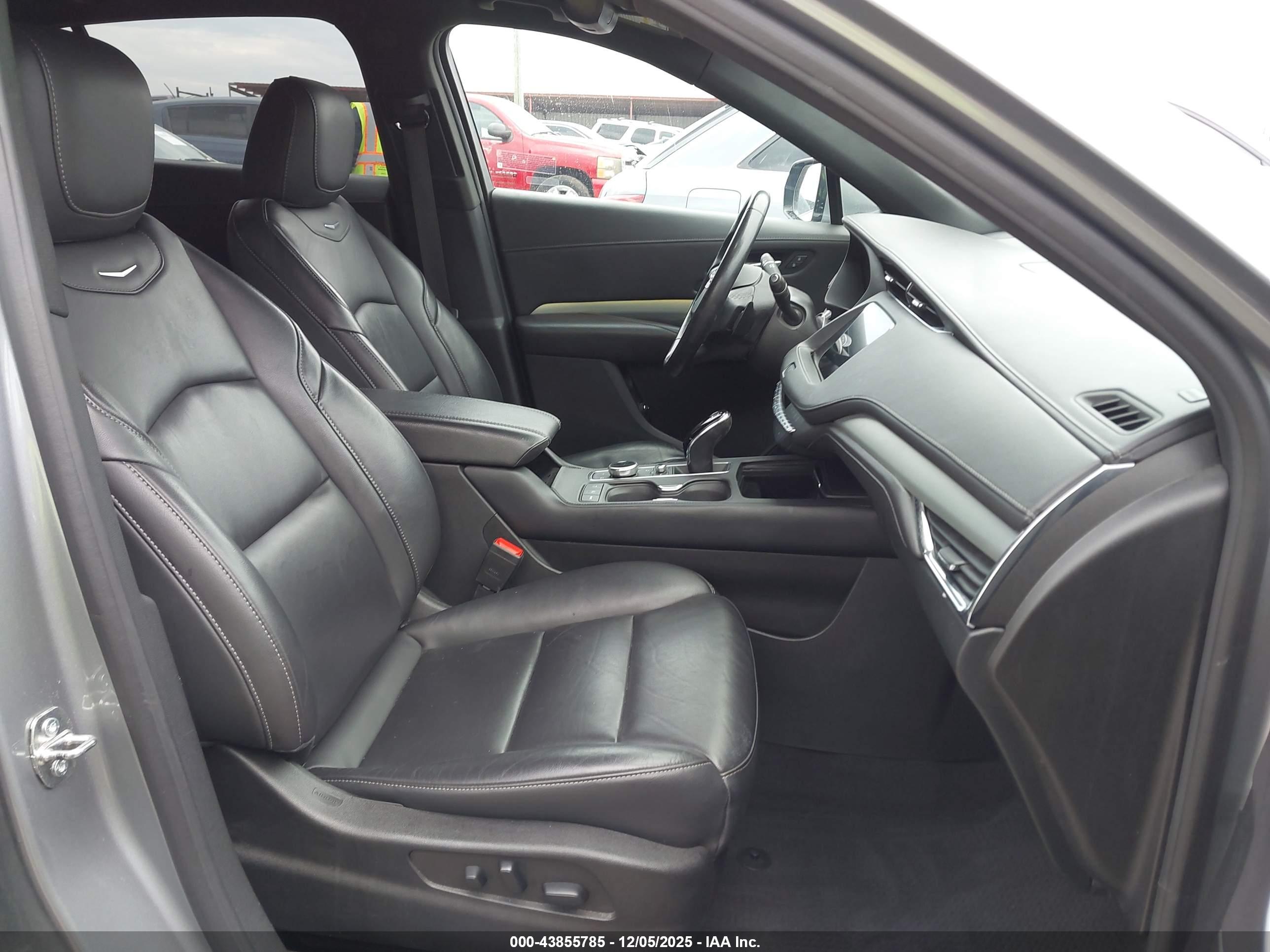 CADILLAC XT4 image 5