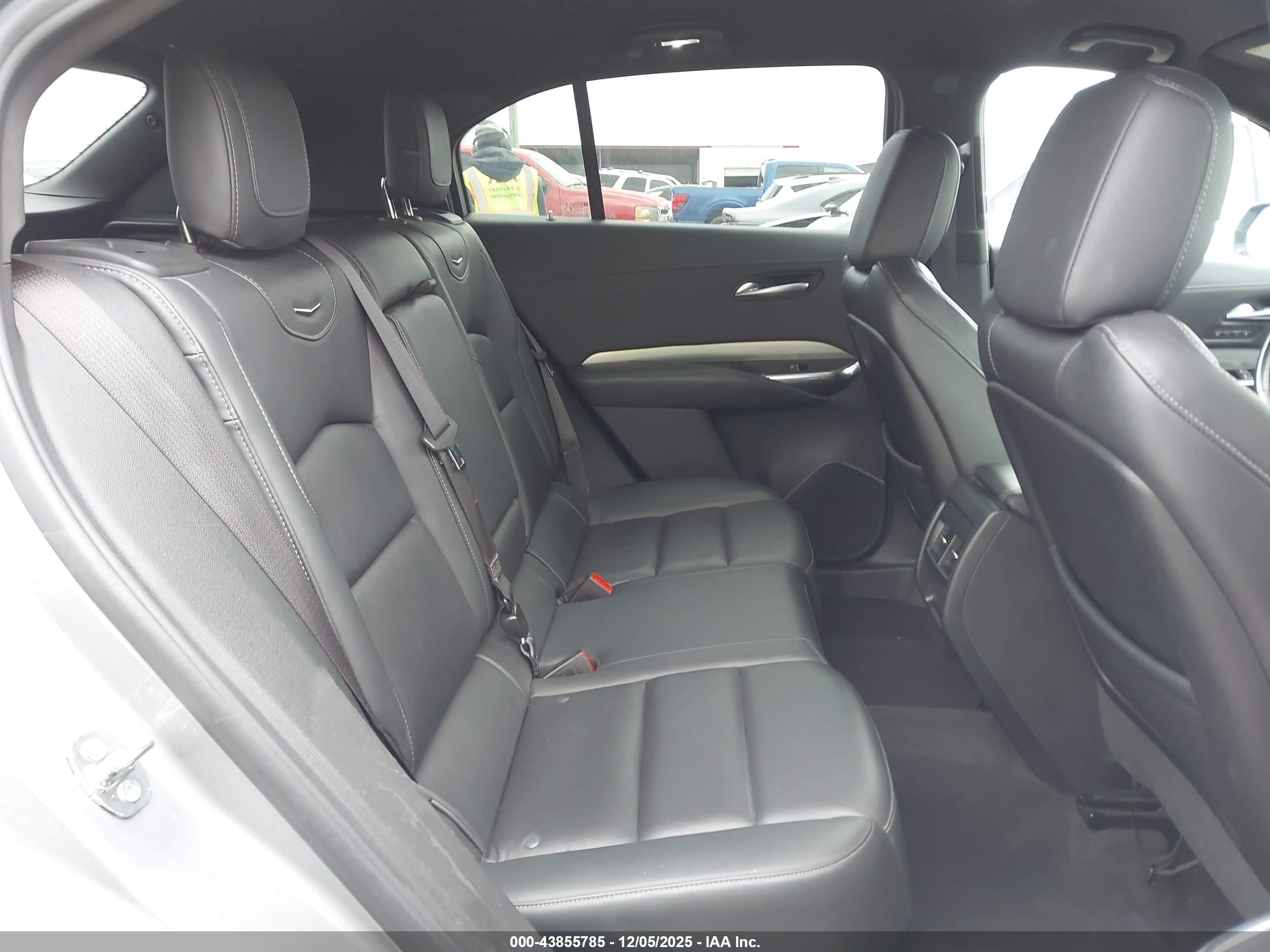 CADILLAC XT4 image 8