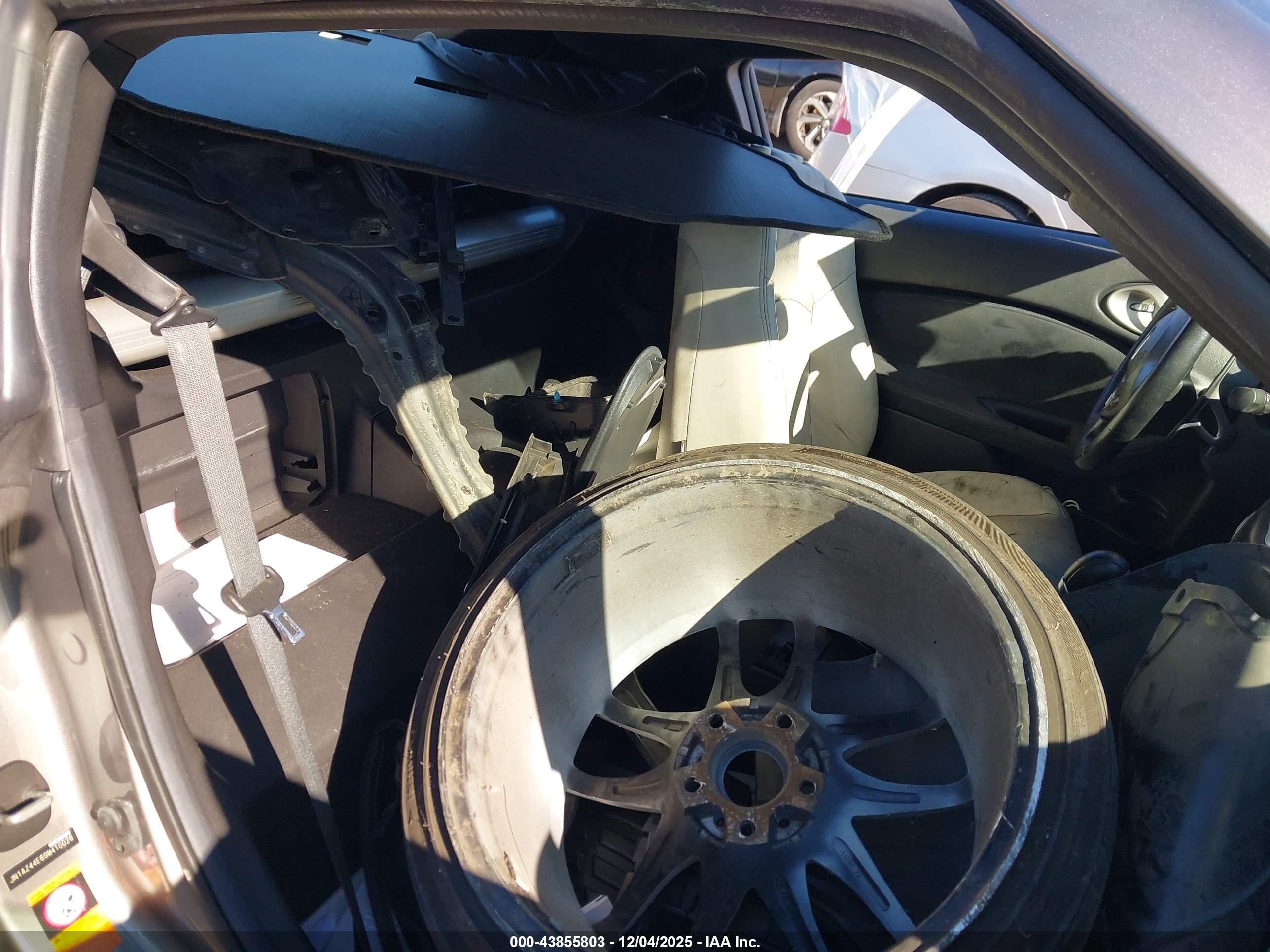 NISSAN 370Z image 8
