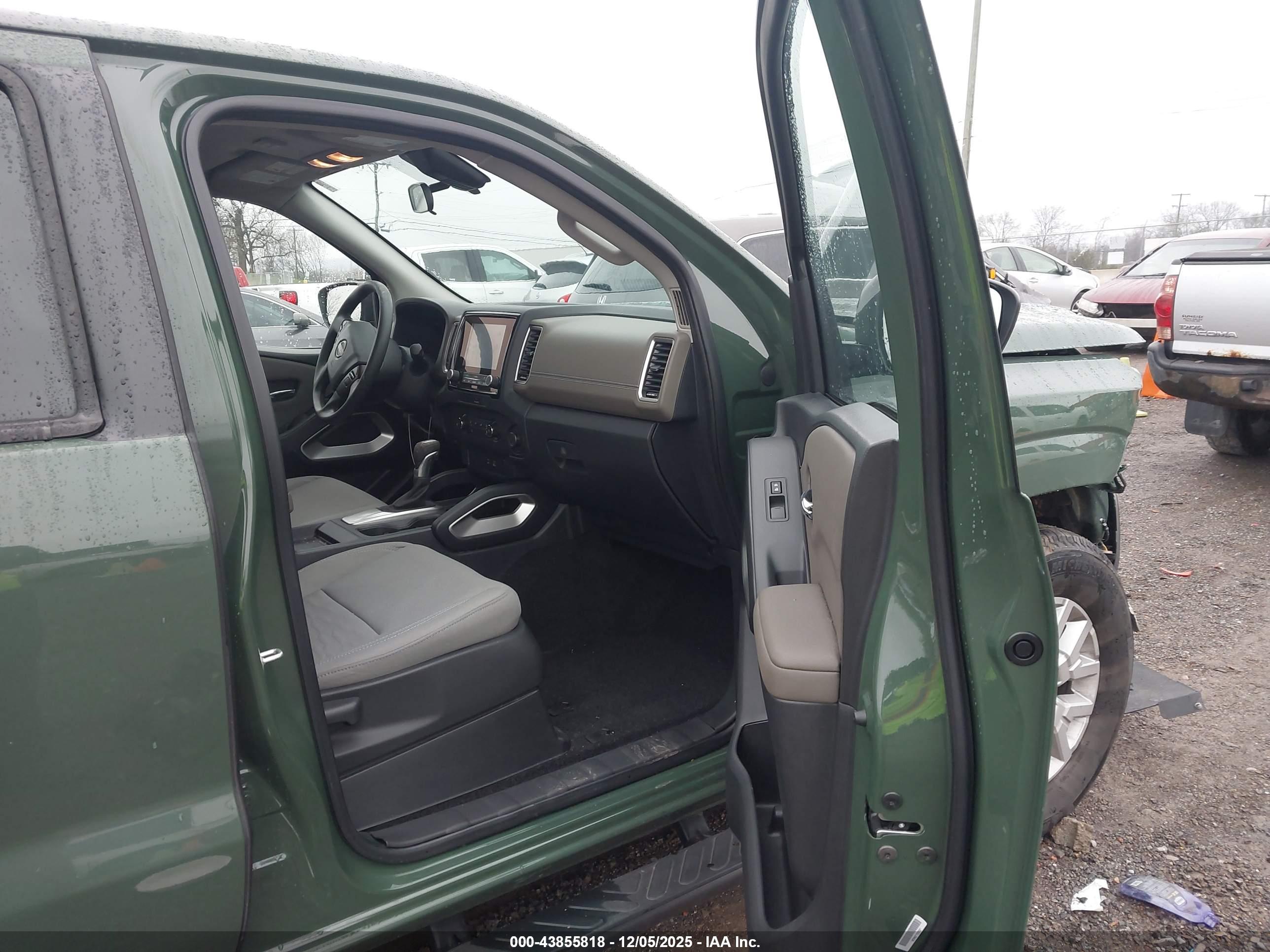 NISSAN FRONTIER image 5