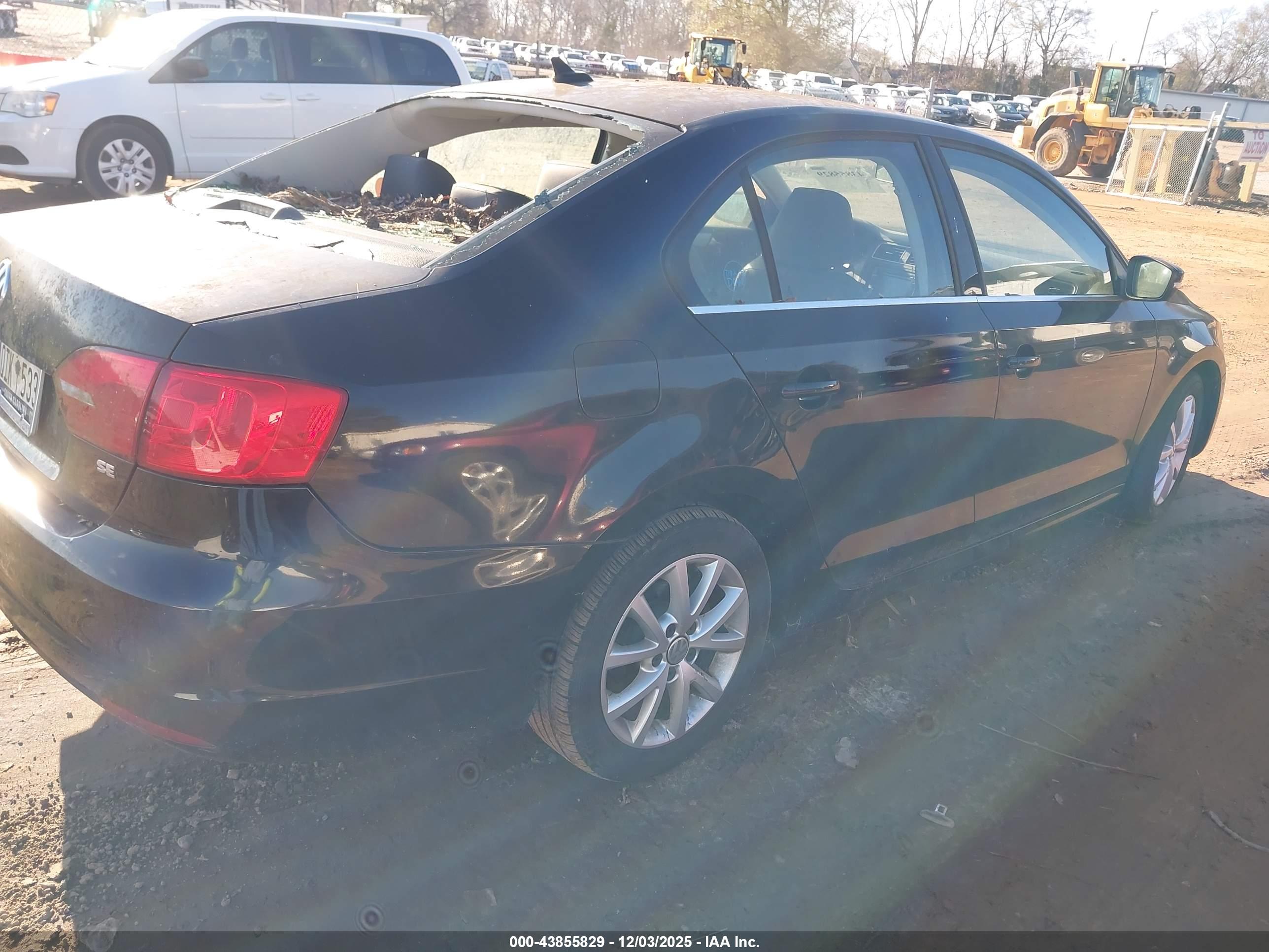 VOLKSWAGEN JETTA image 4