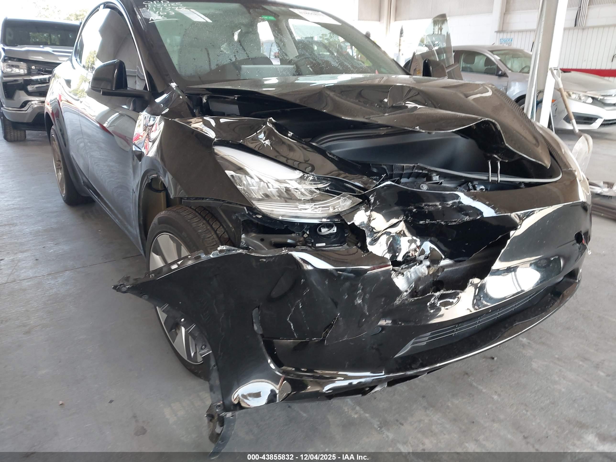 TESLA MODEL image 6