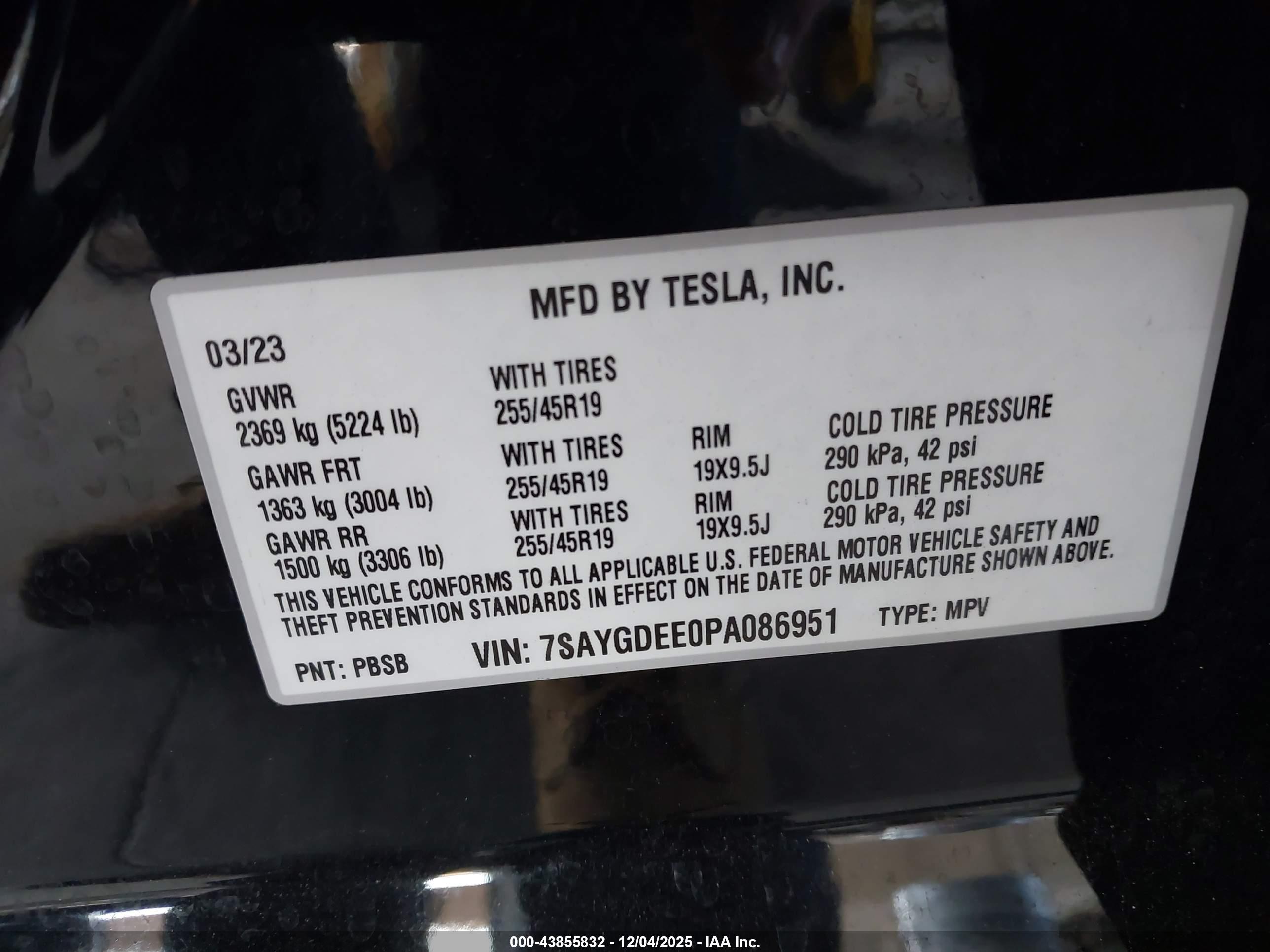 TESLA MODEL image 9