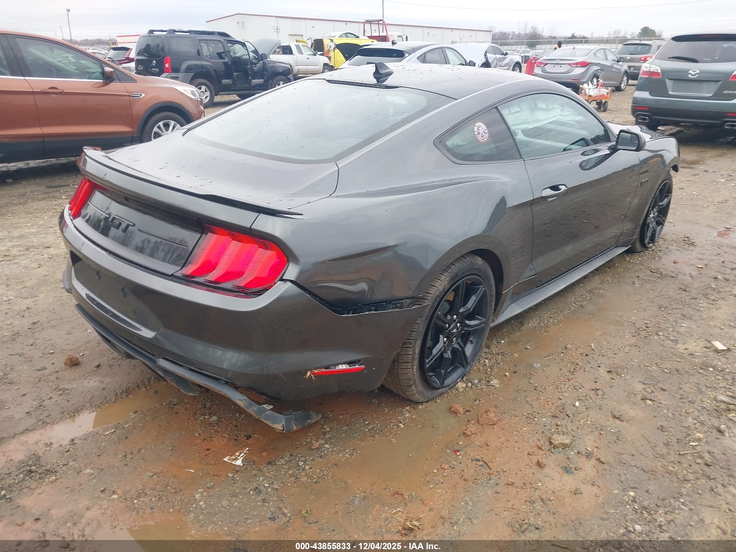 FORD MUSTANG image 4