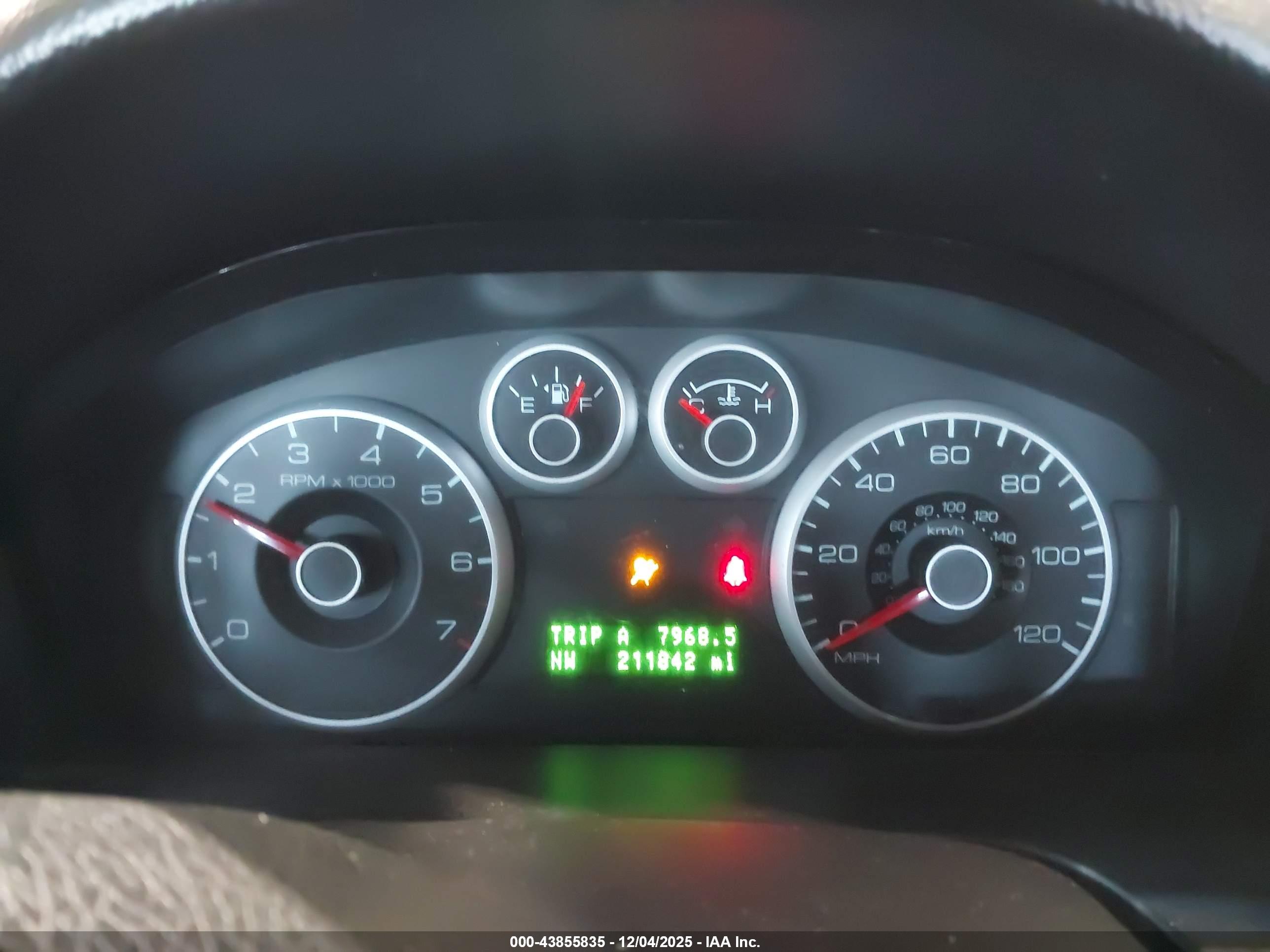 FORD FUSION image 7