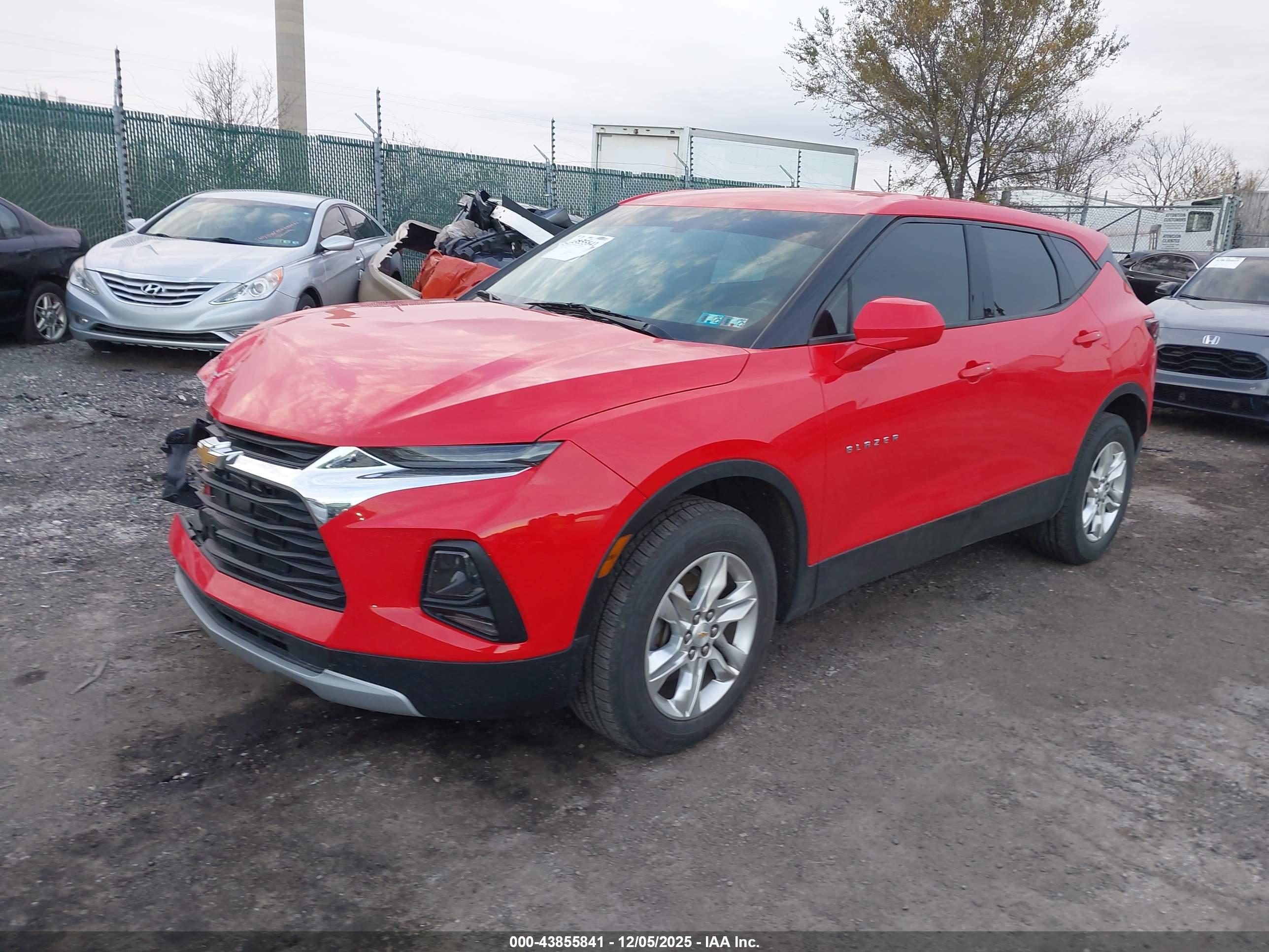 CHEVROLET BLAZER image 2
