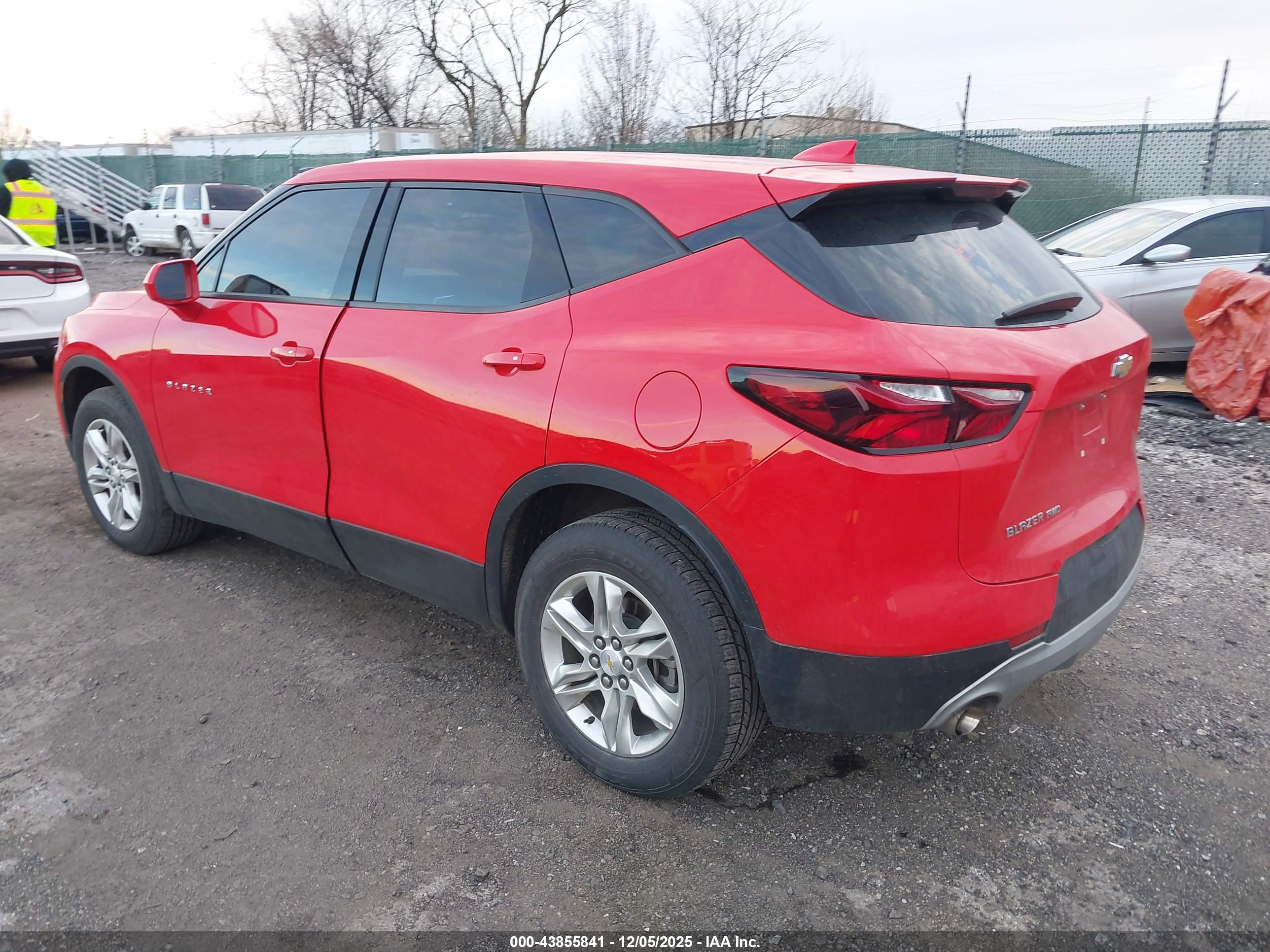 CHEVROLET BLAZER image 3