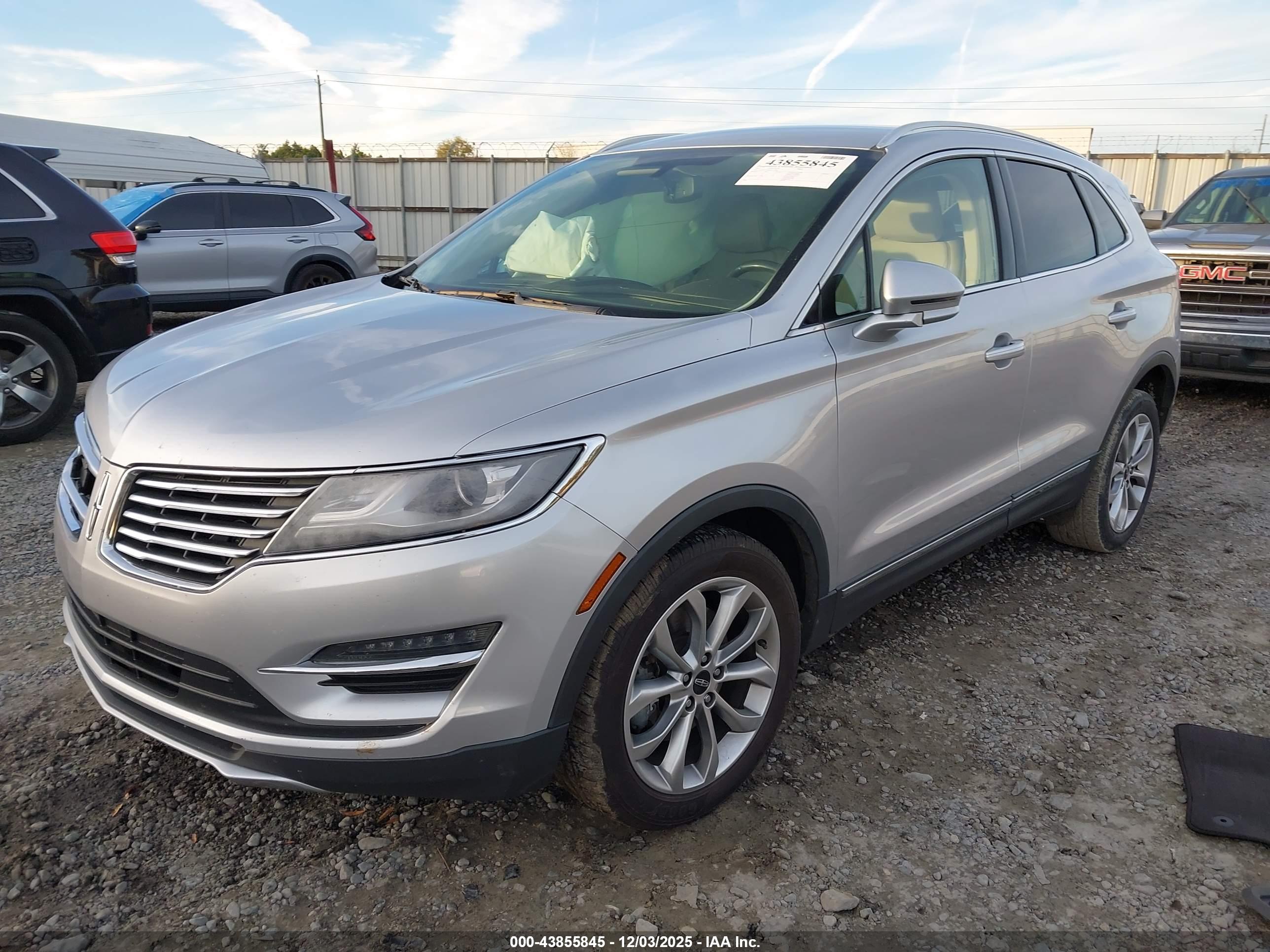 LINCOLN MKC image 2