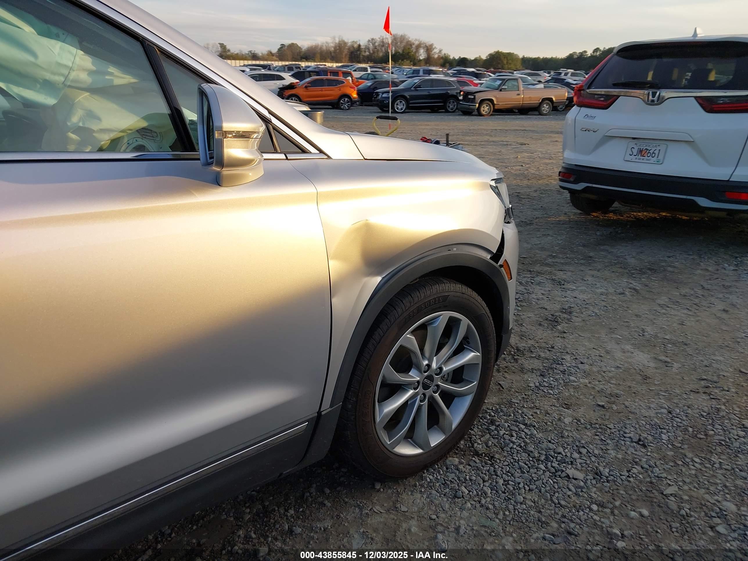 LINCOLN MKC image 6