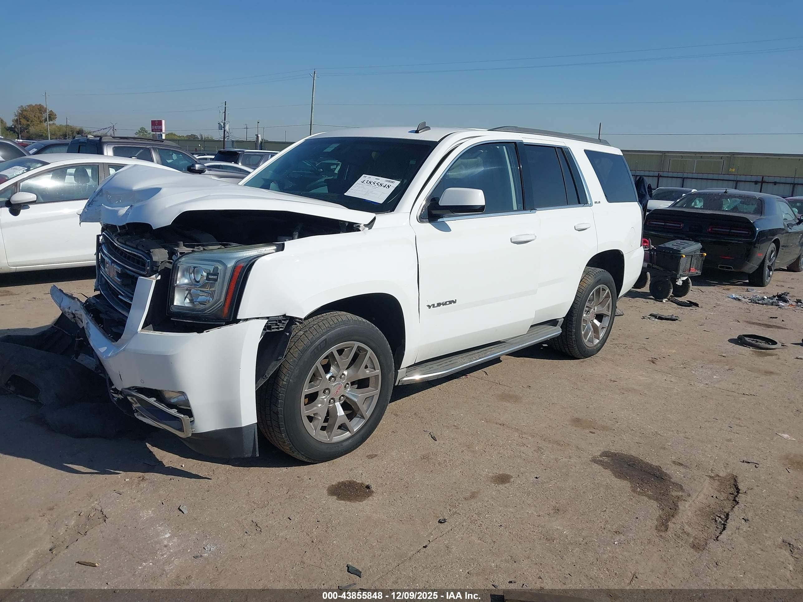 GMC YUKON image 2