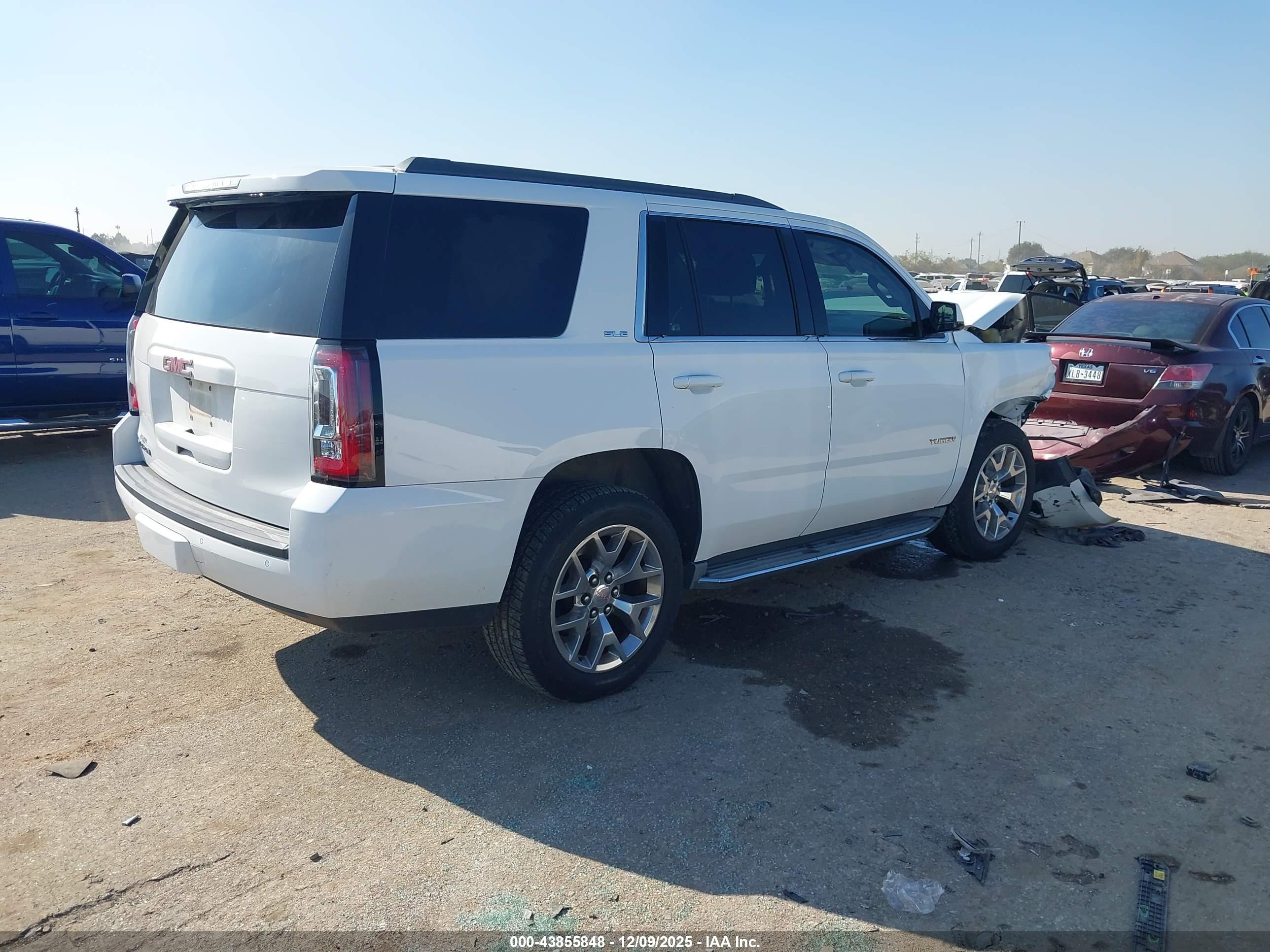 GMC YUKON image 4