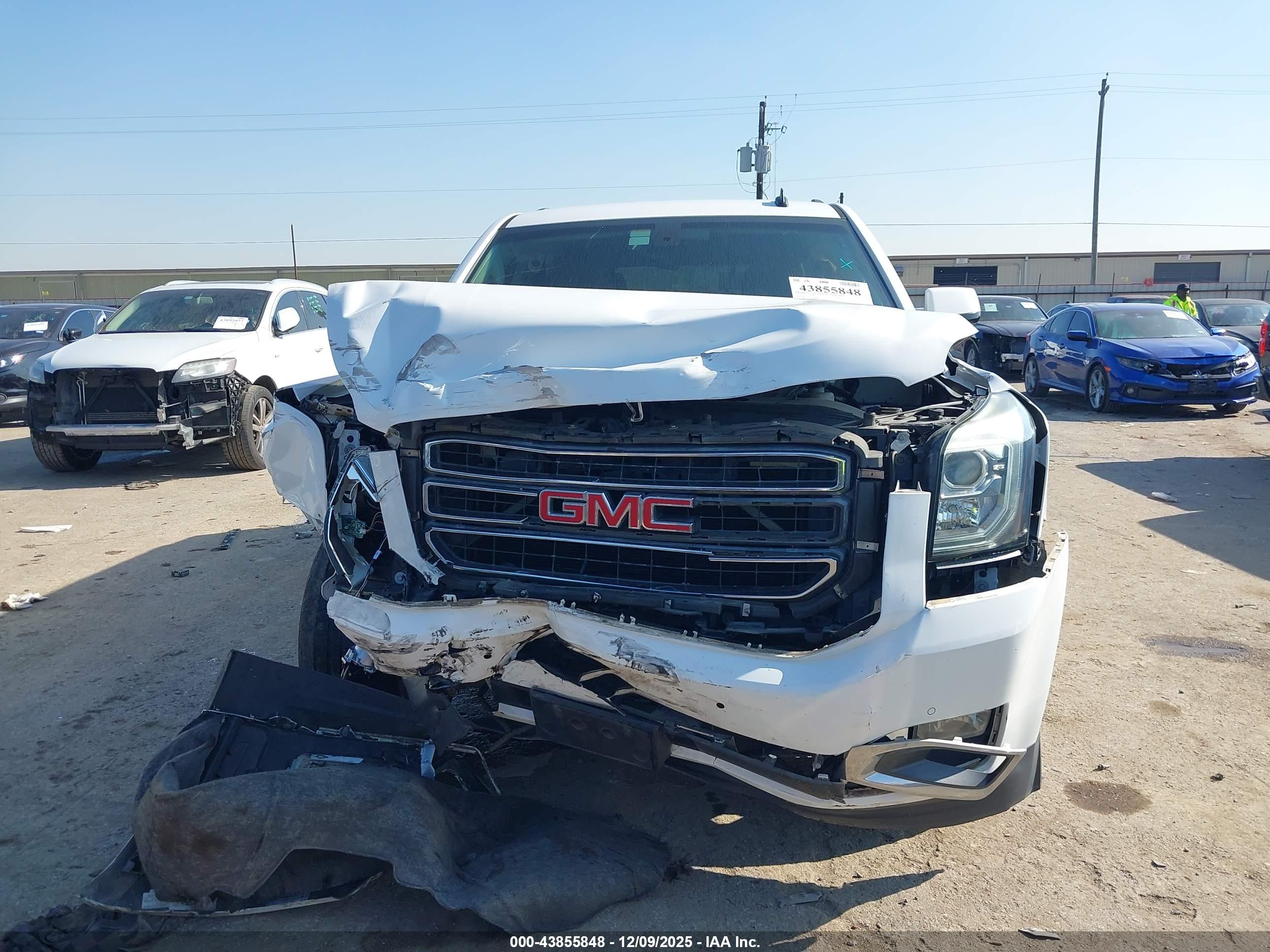 GMC YUKON image 6