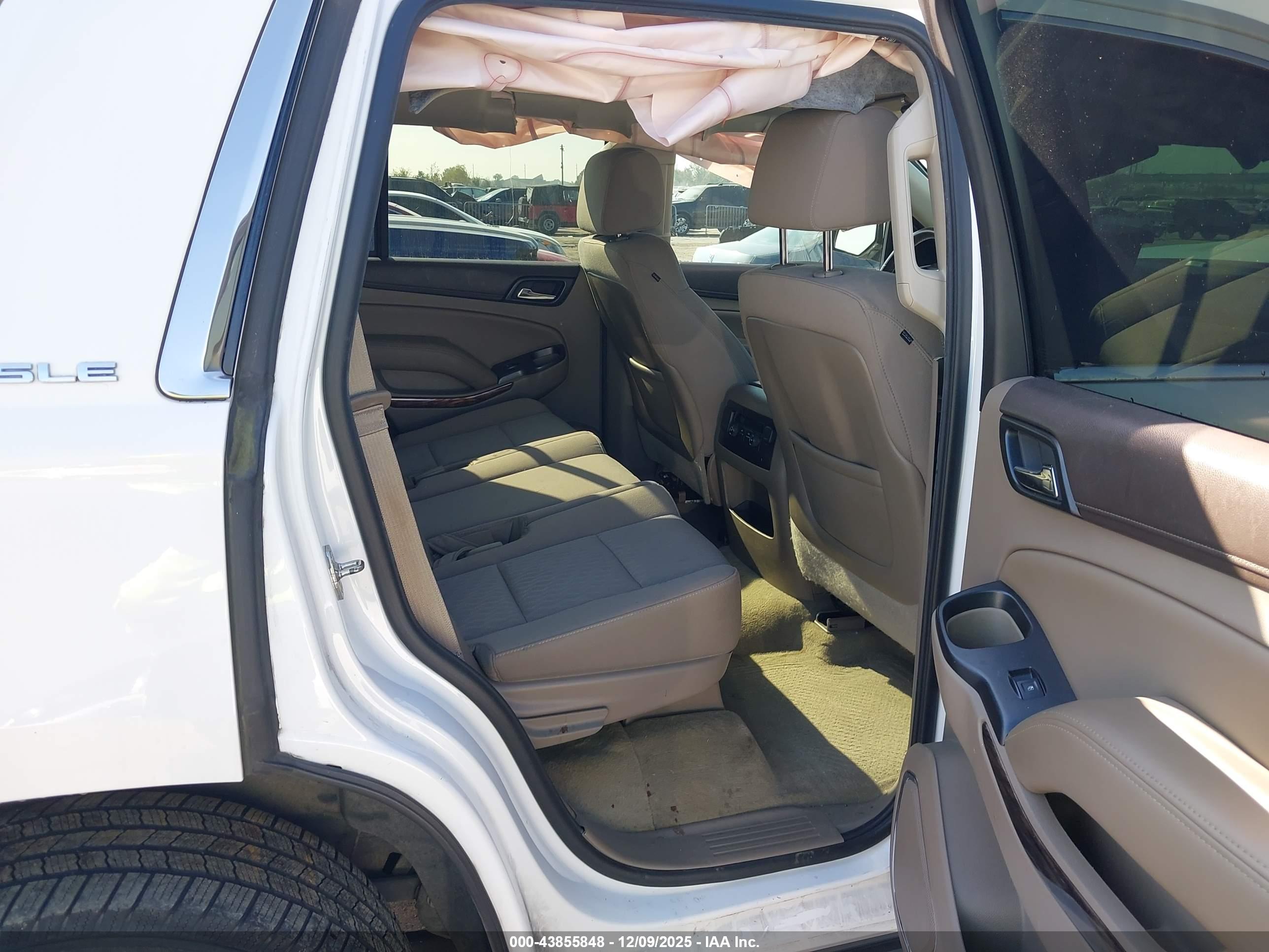 GMC YUKON image 8