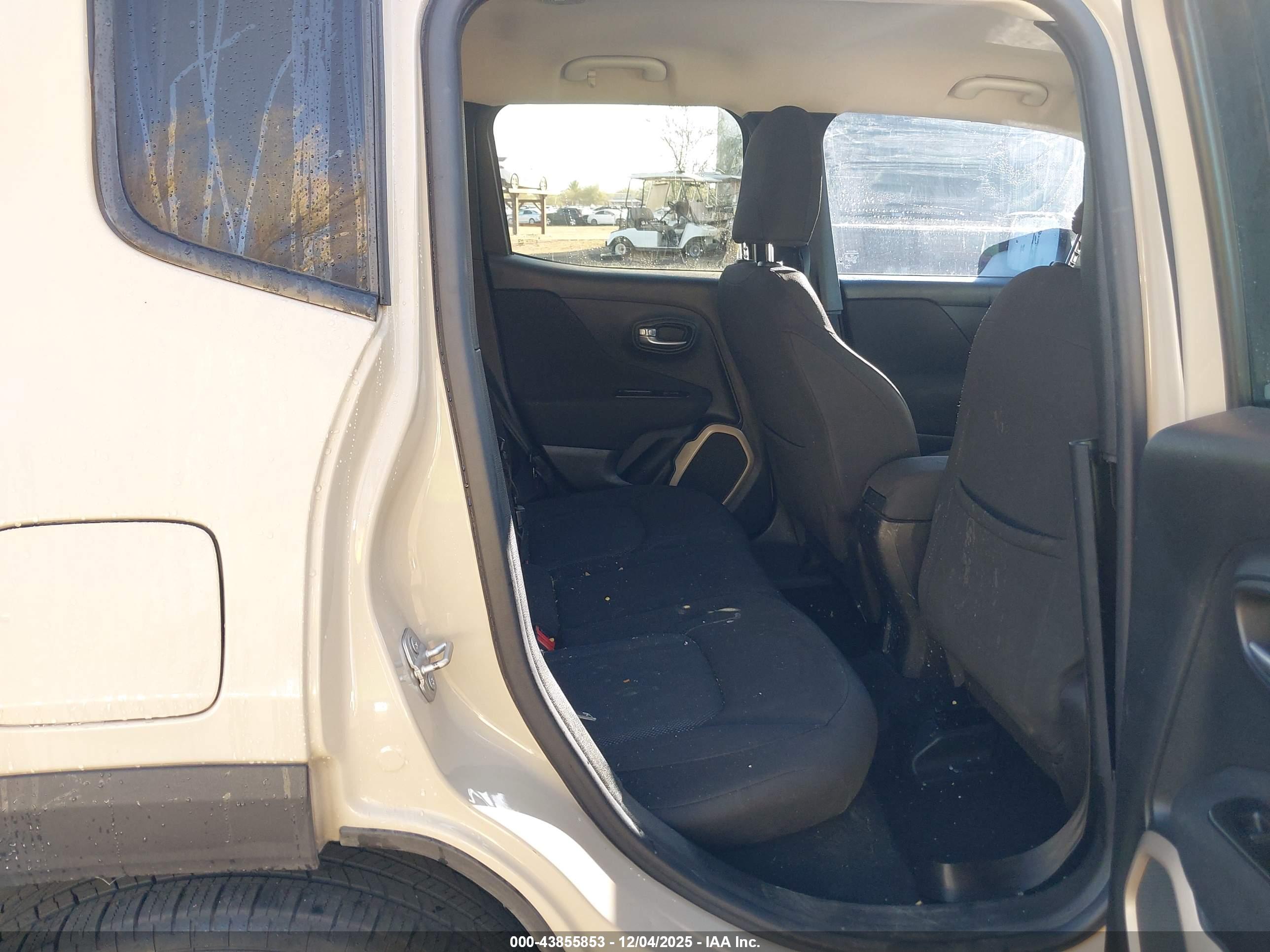 JEEP RENEGADE image 8