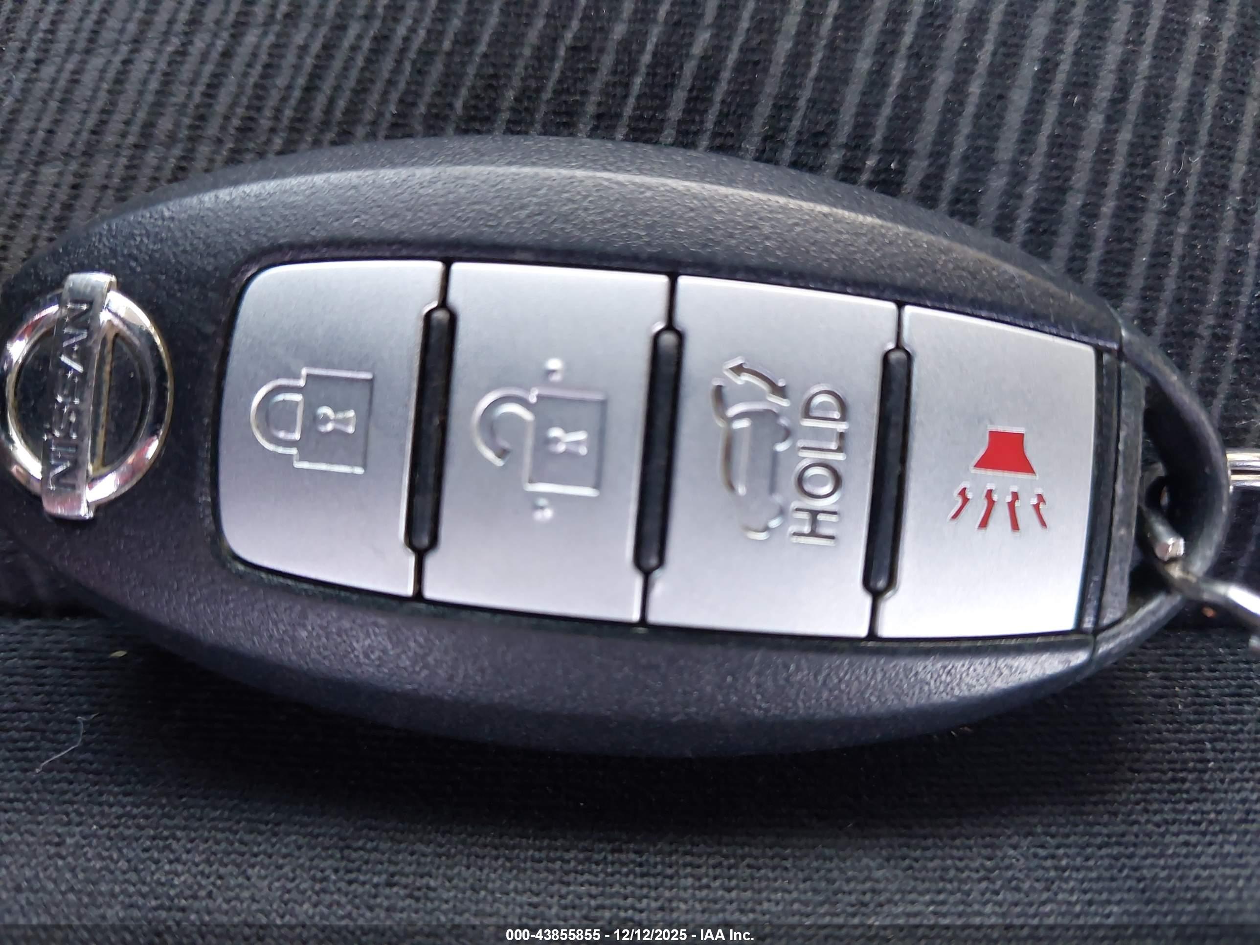 NISSAN ROGUE image 11