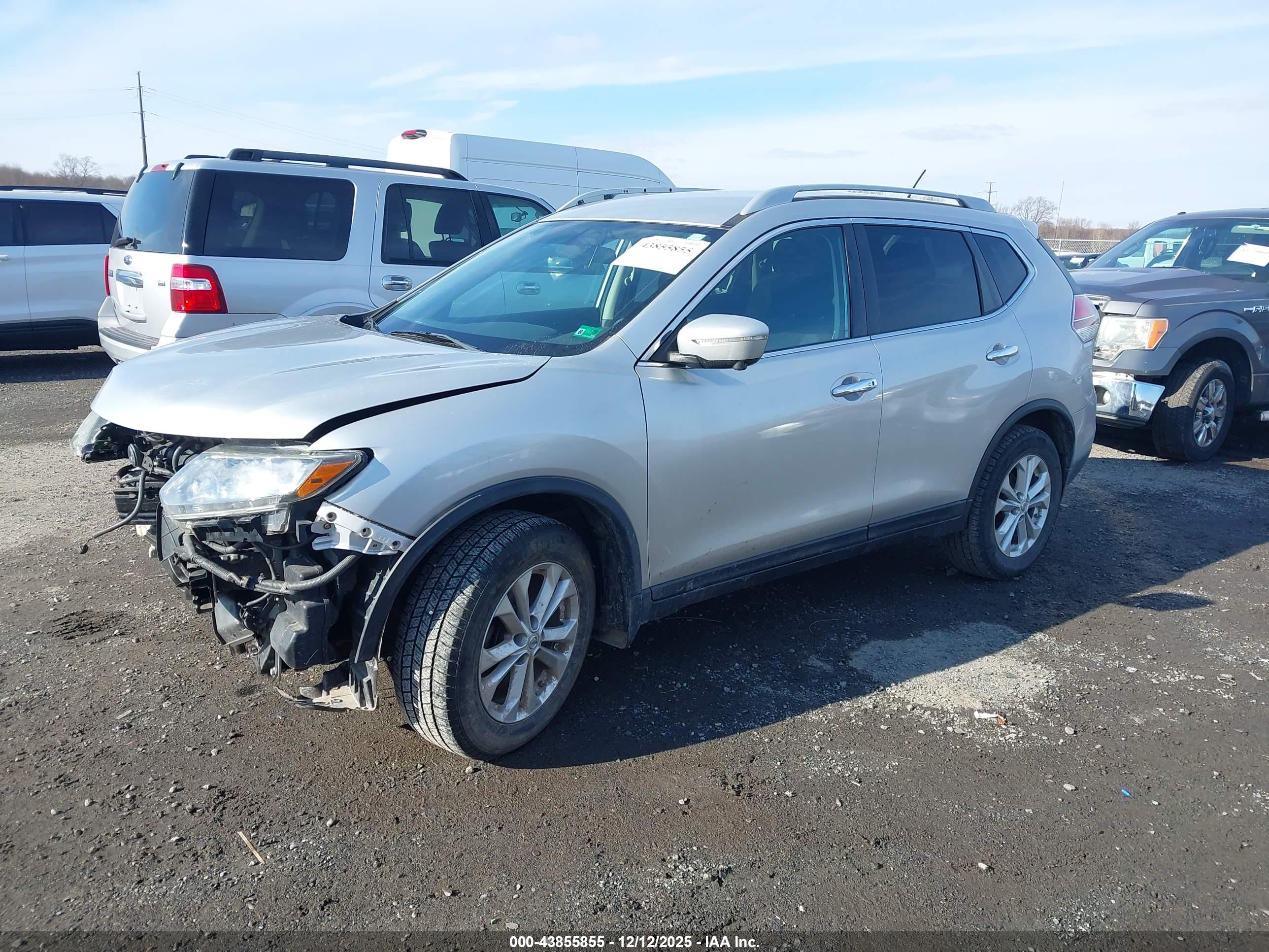 NISSAN ROGUE image 2