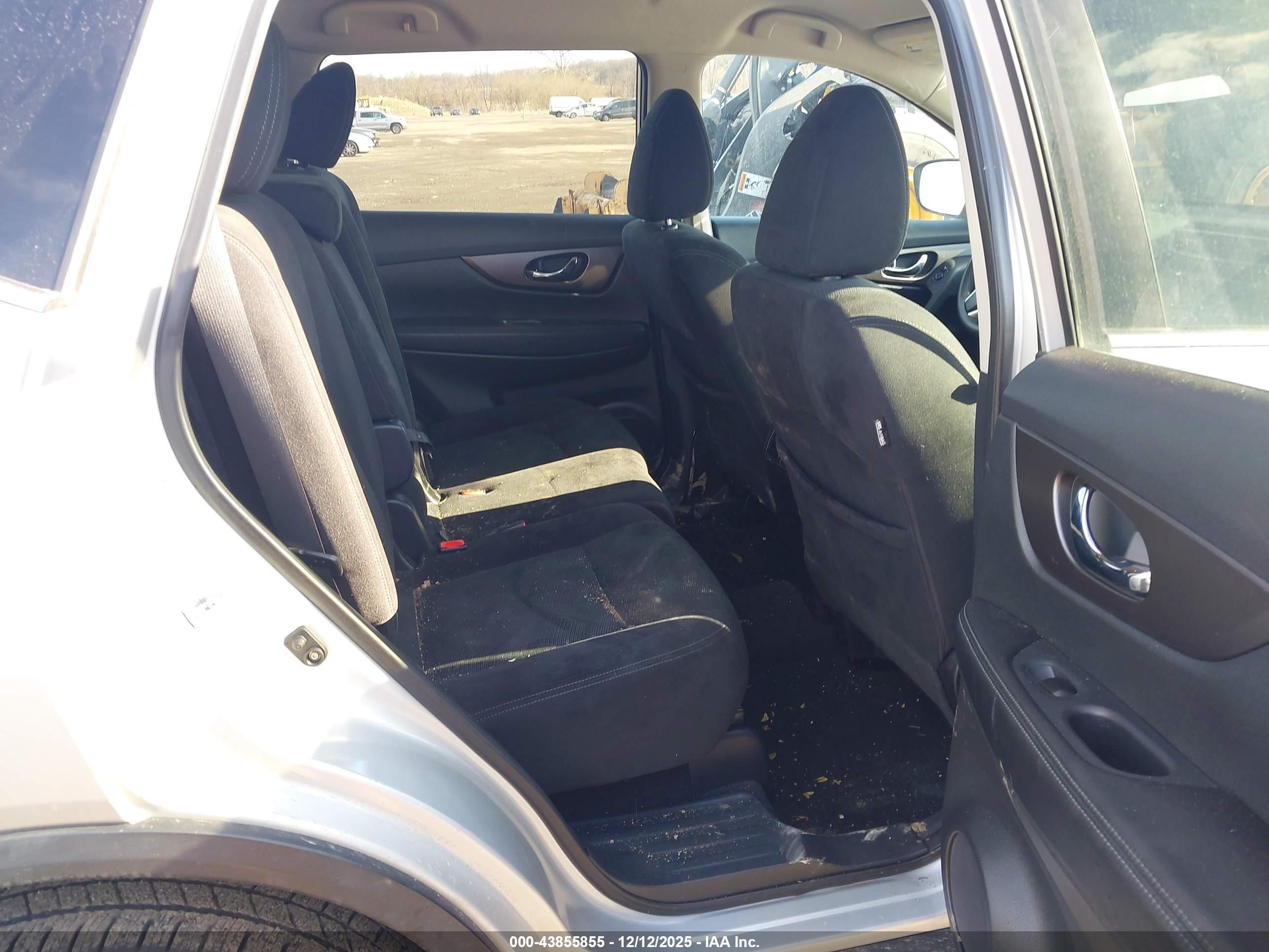 NISSAN ROGUE image 8