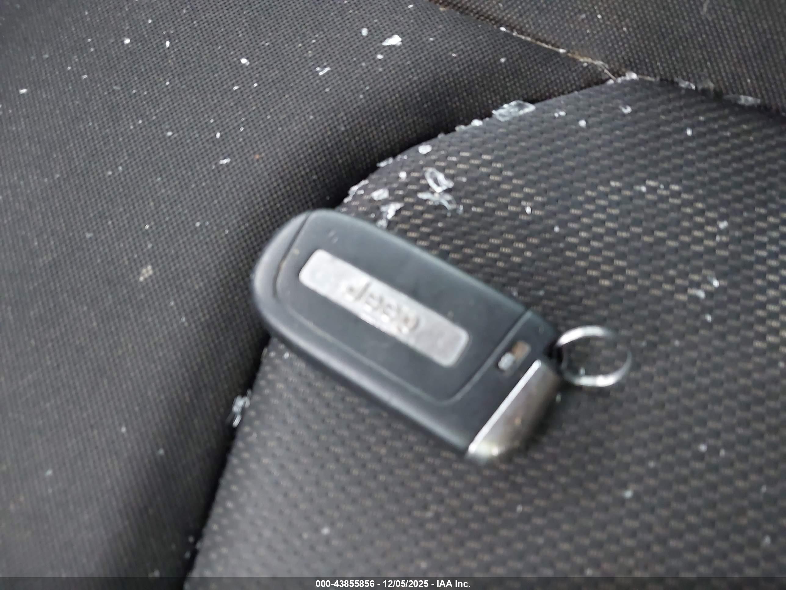 JEEP RENEGADE image 11