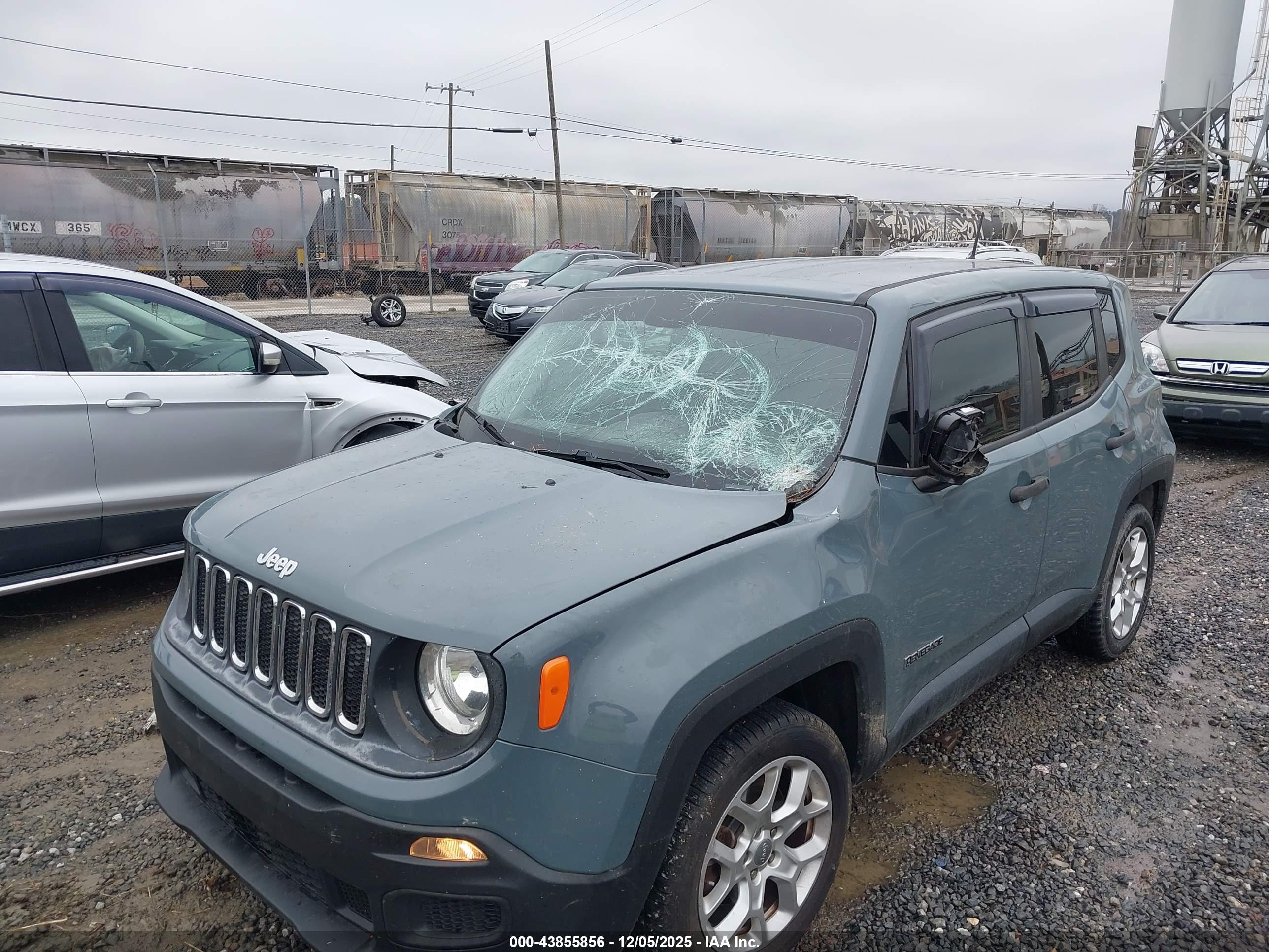 JEEP RENEGADE image 6