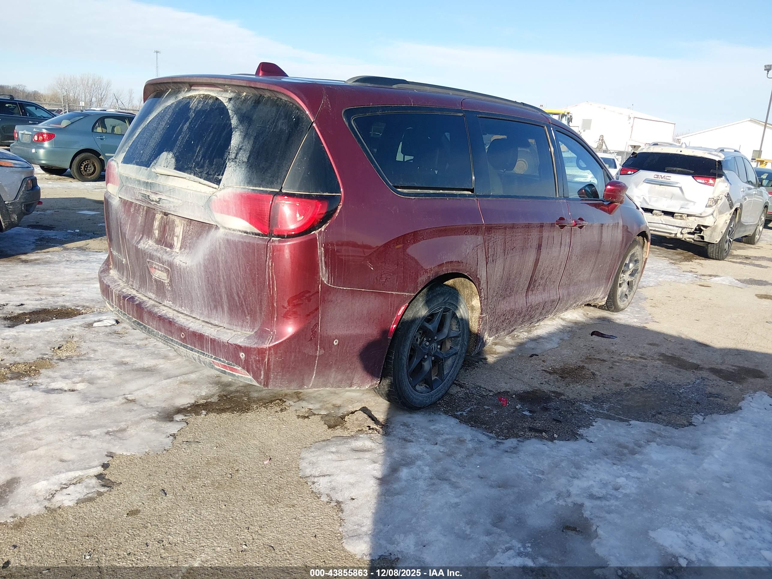 CHRYSLER PACIFICA image 4