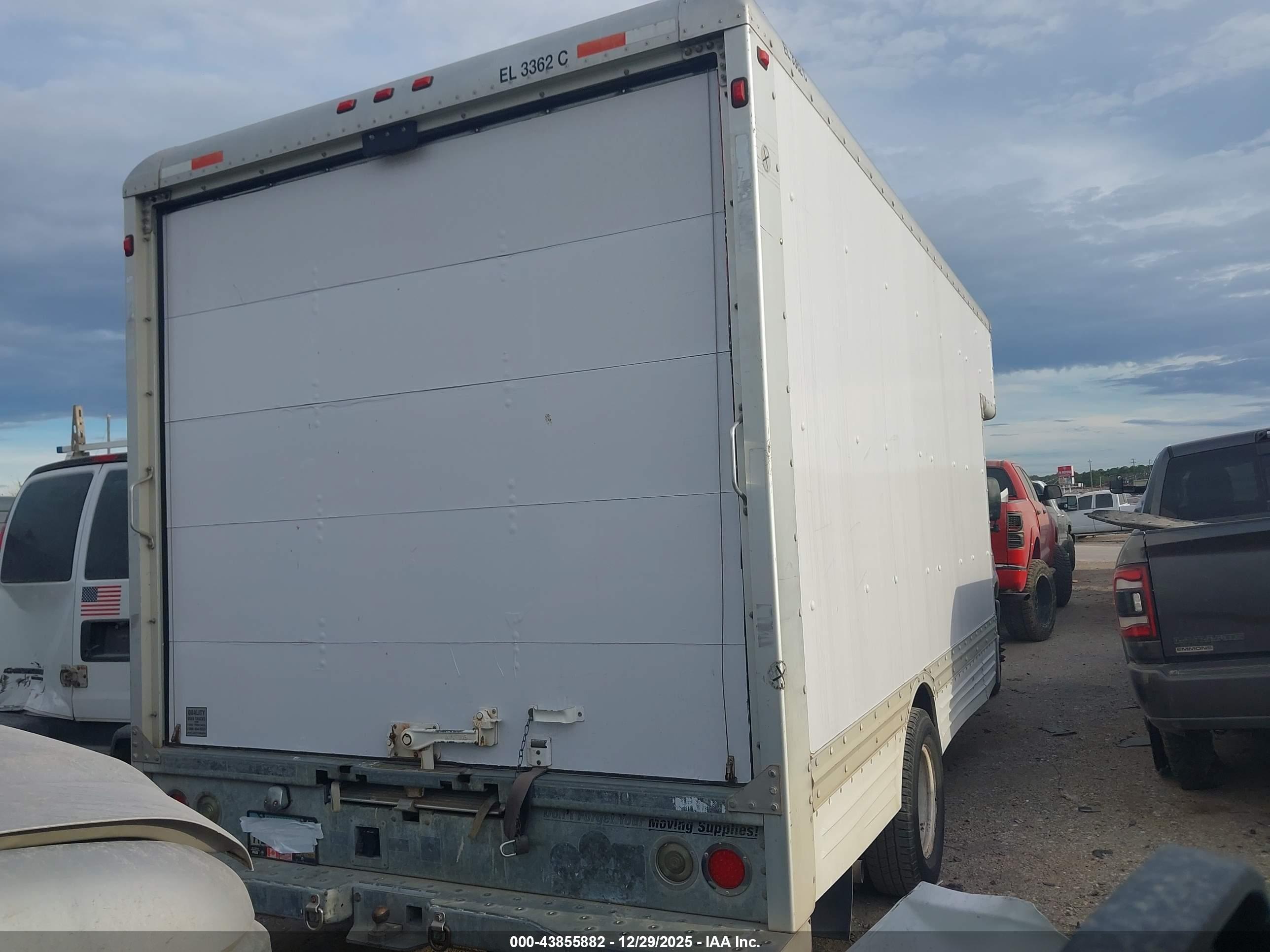 FORD E-450 image 4