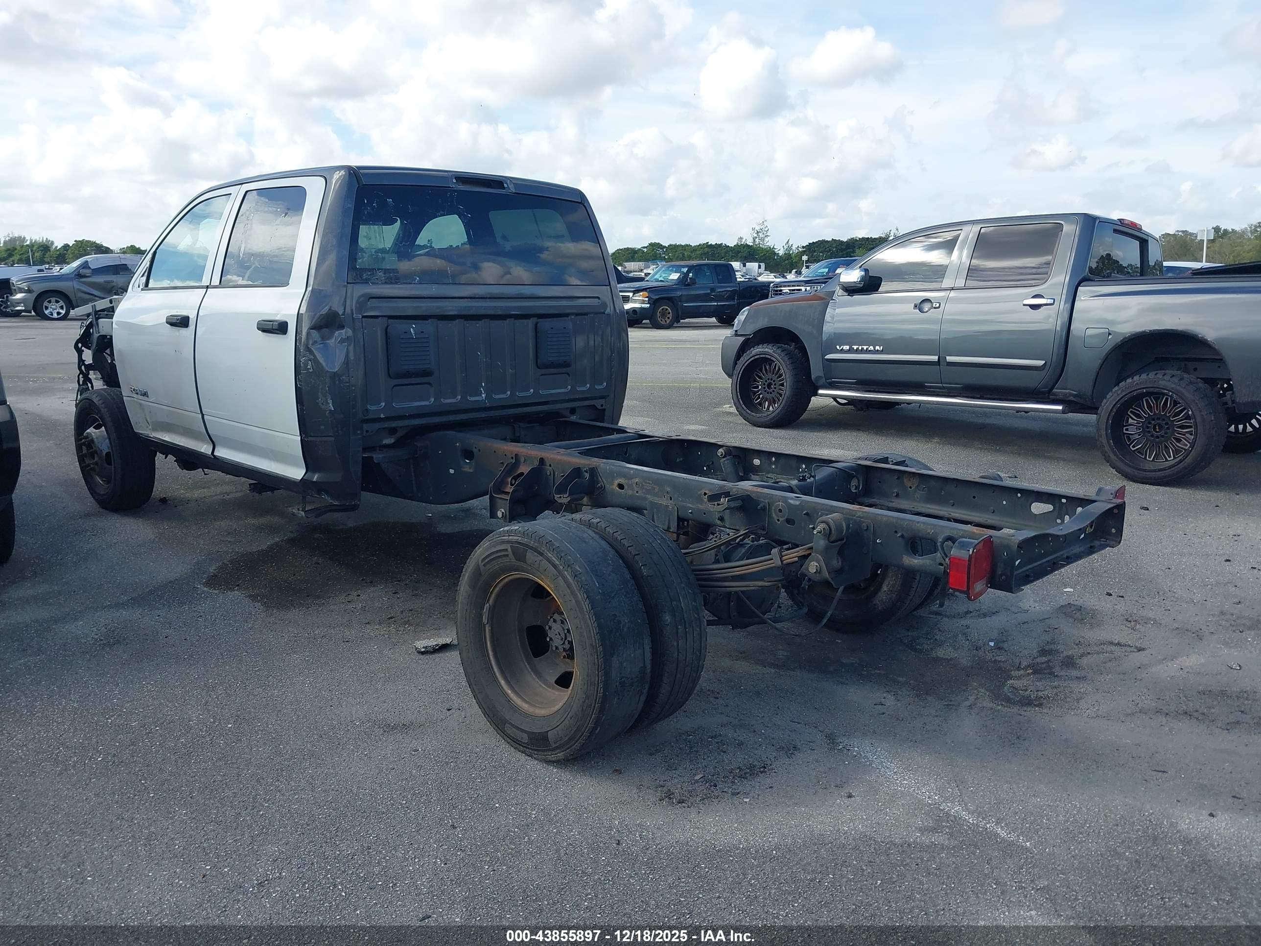 RAM 3500 image 3