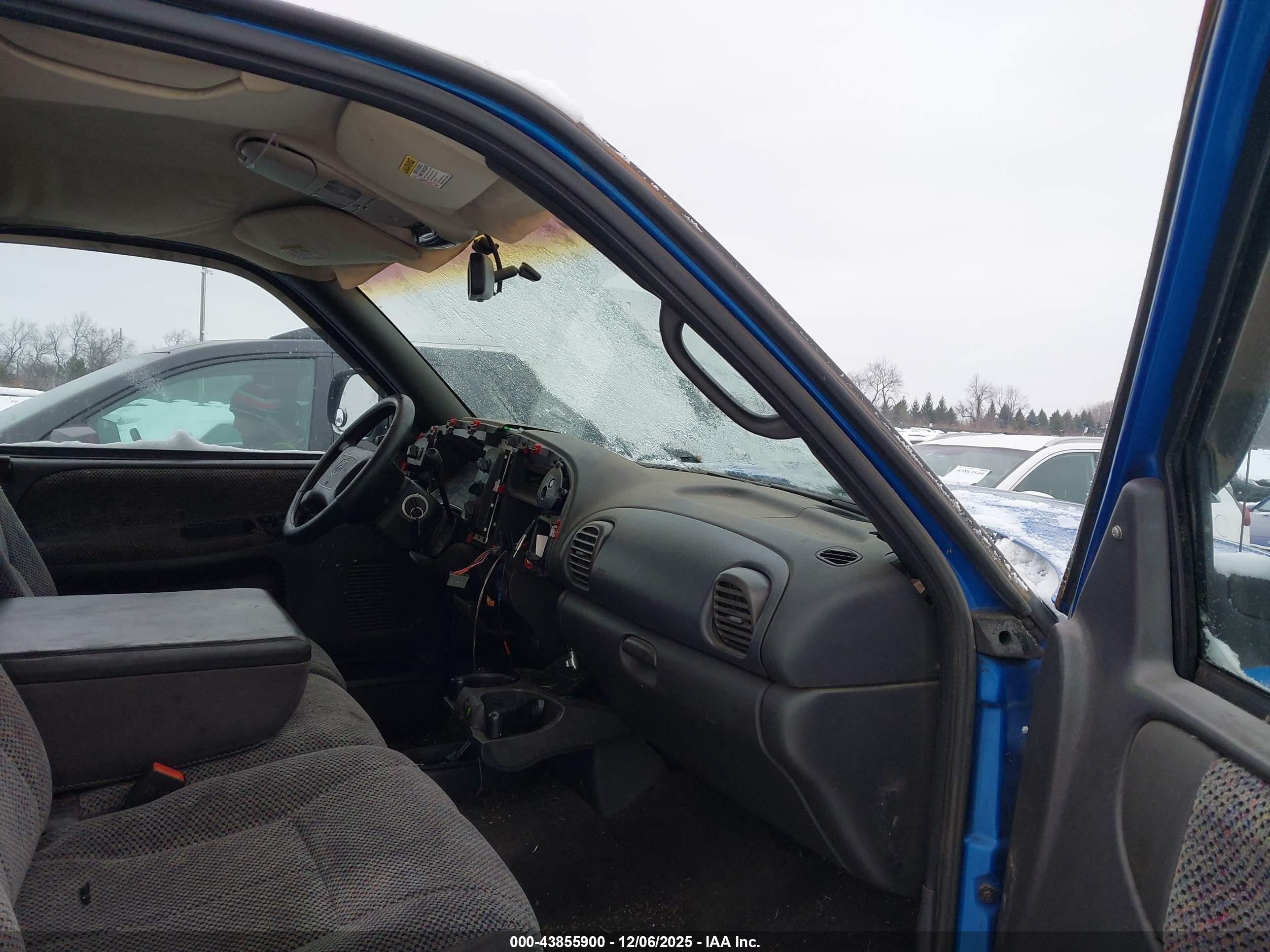 DODGE RAM image 5