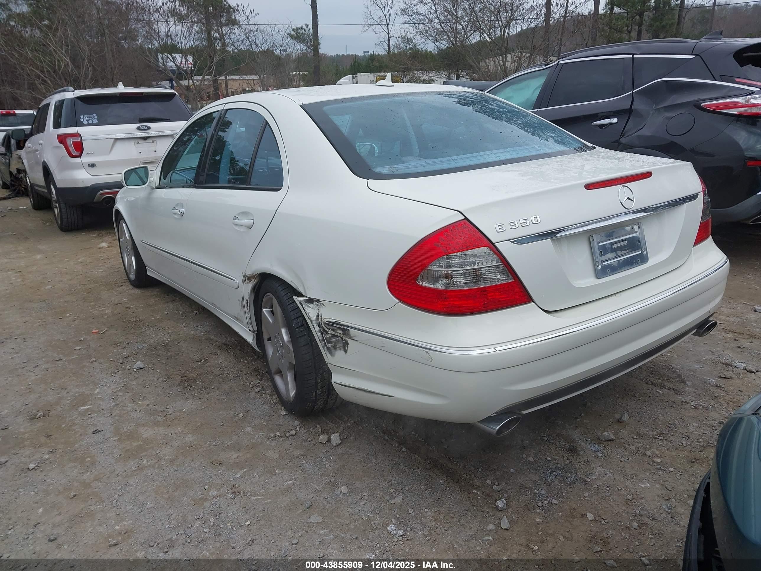 MERCEDES-BENZ E image 3