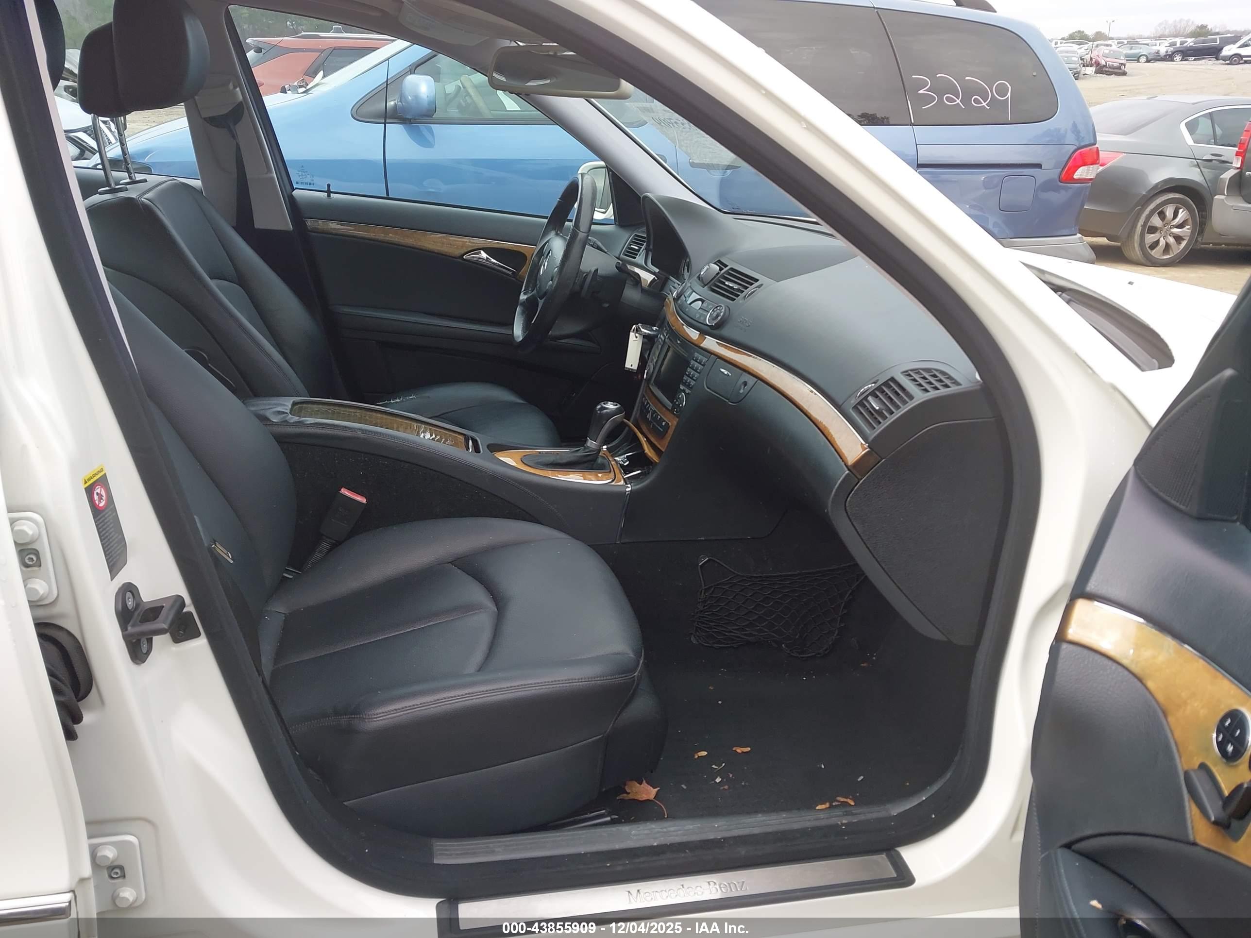 MERCEDES-BENZ E image 5