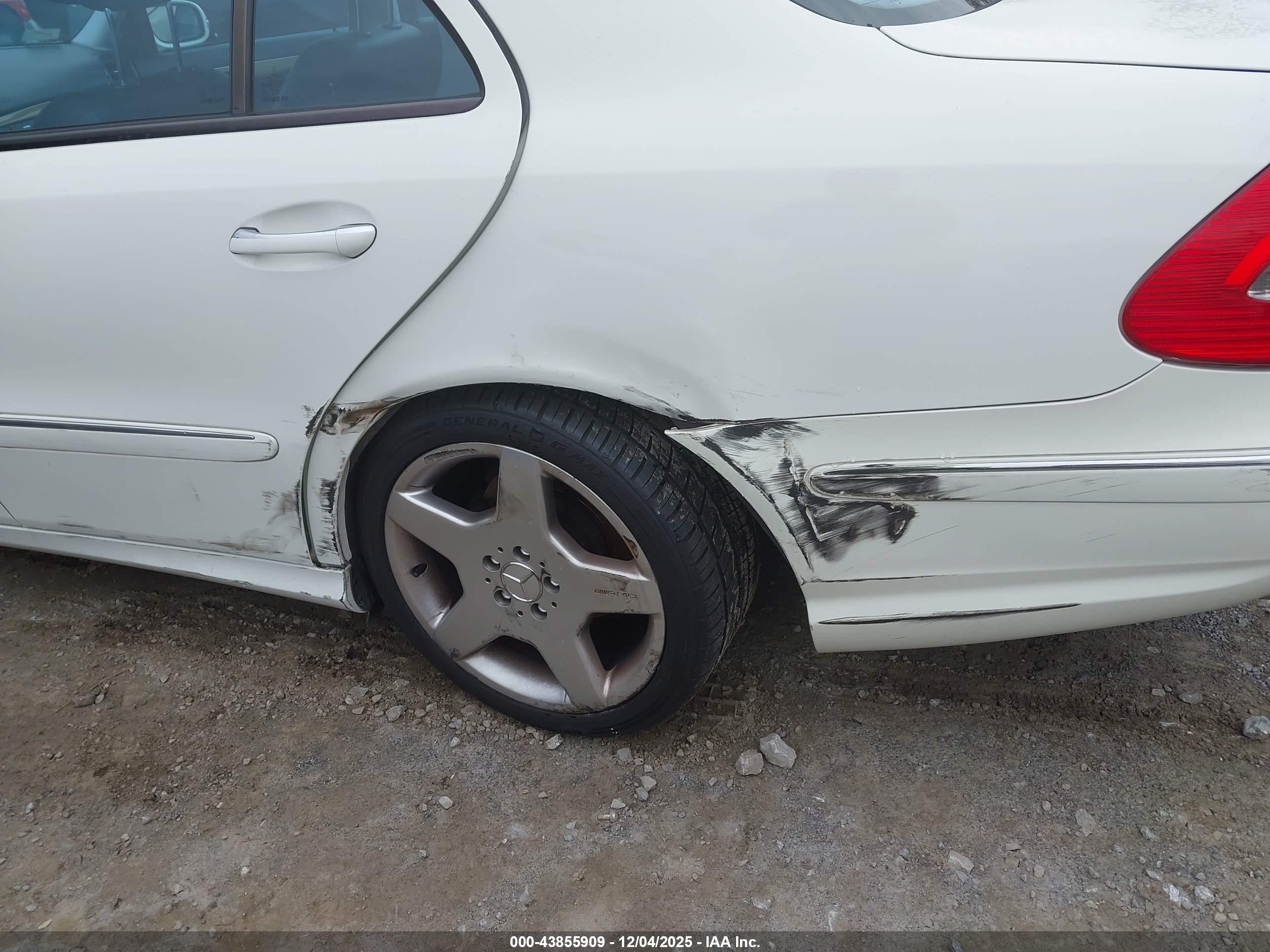 MERCEDES-BENZ E image 6