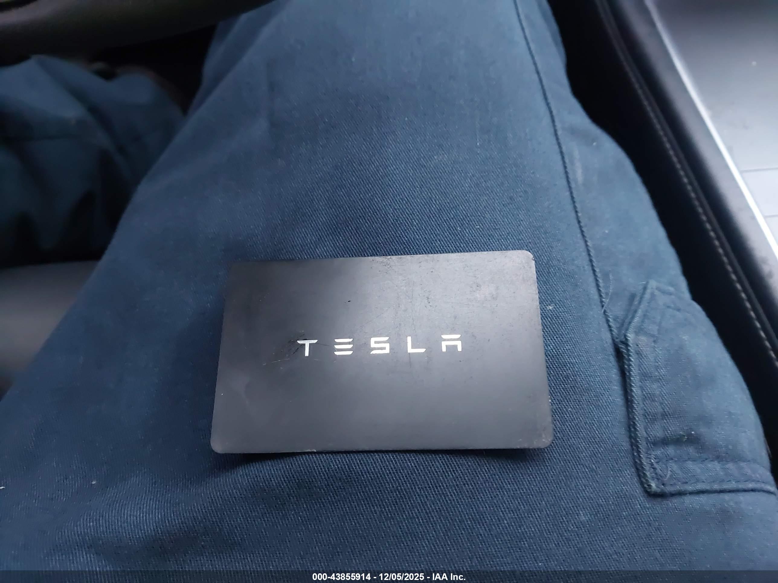 TESLA MODEL image 11