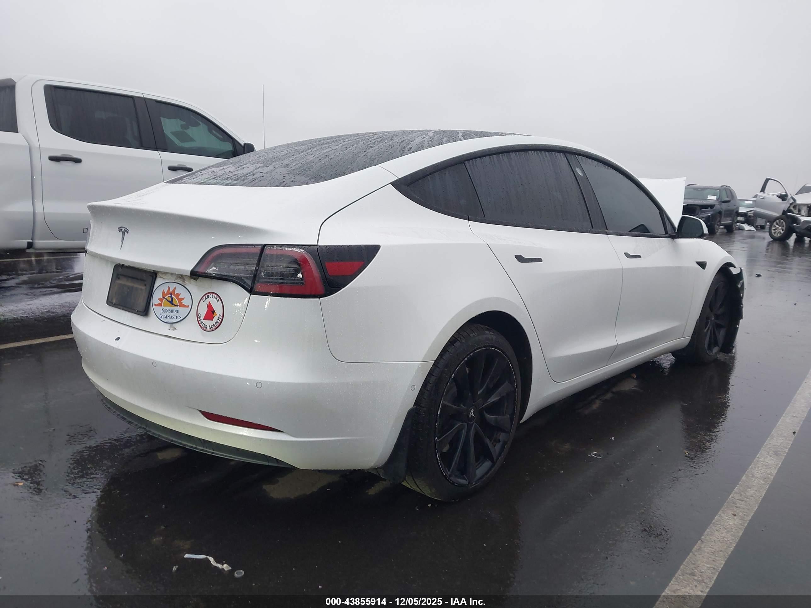 TESLA MODEL image 4