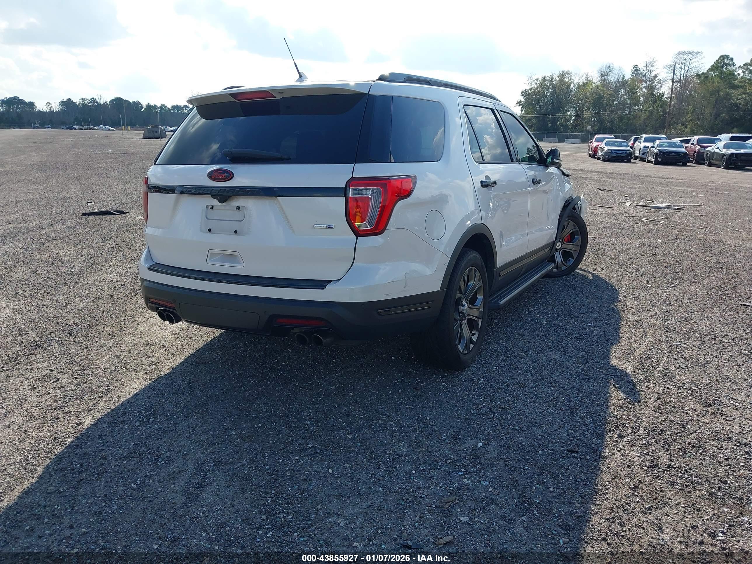 FORD EXPLORER image 4