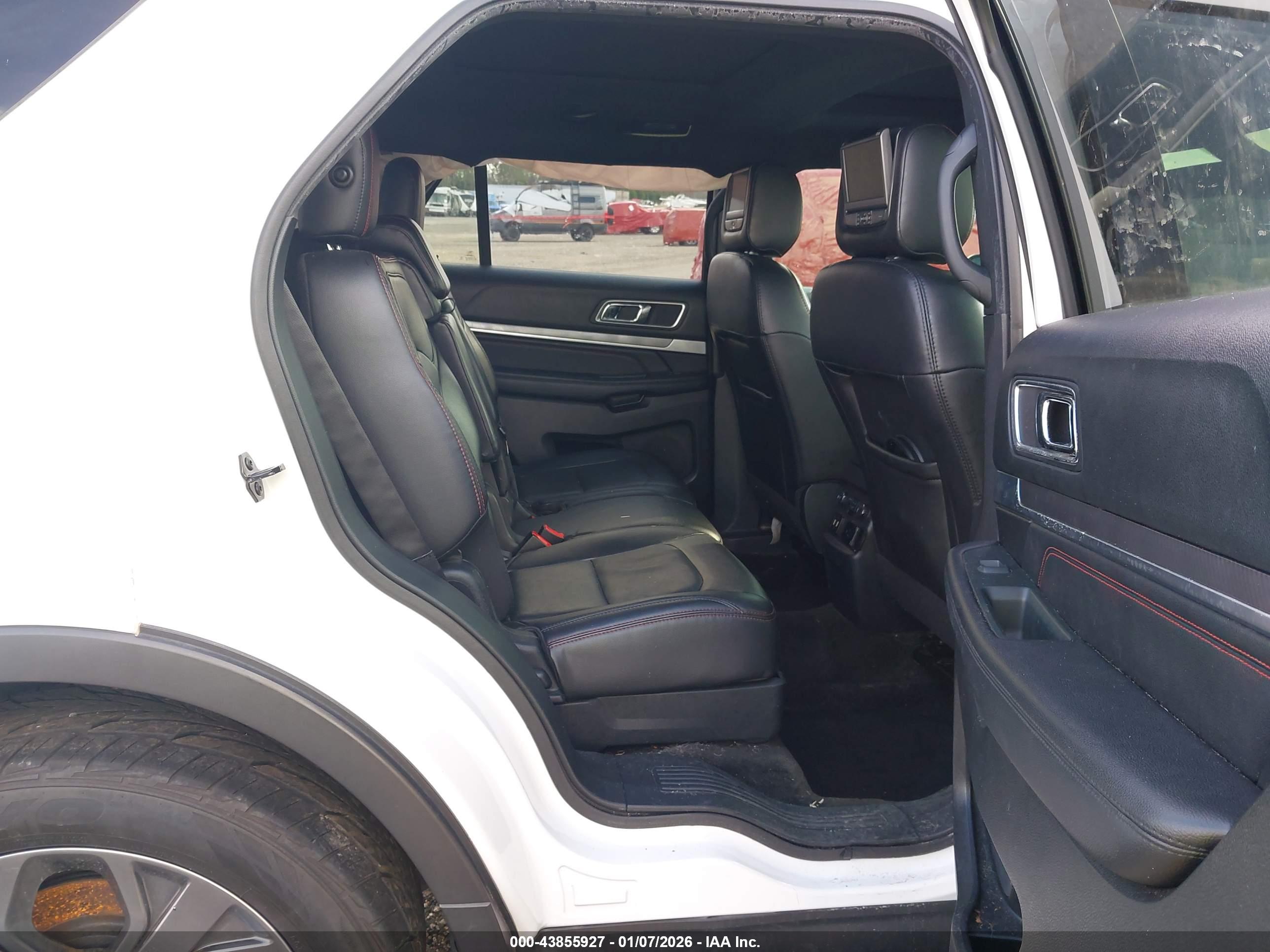 FORD EXPLORER image 8