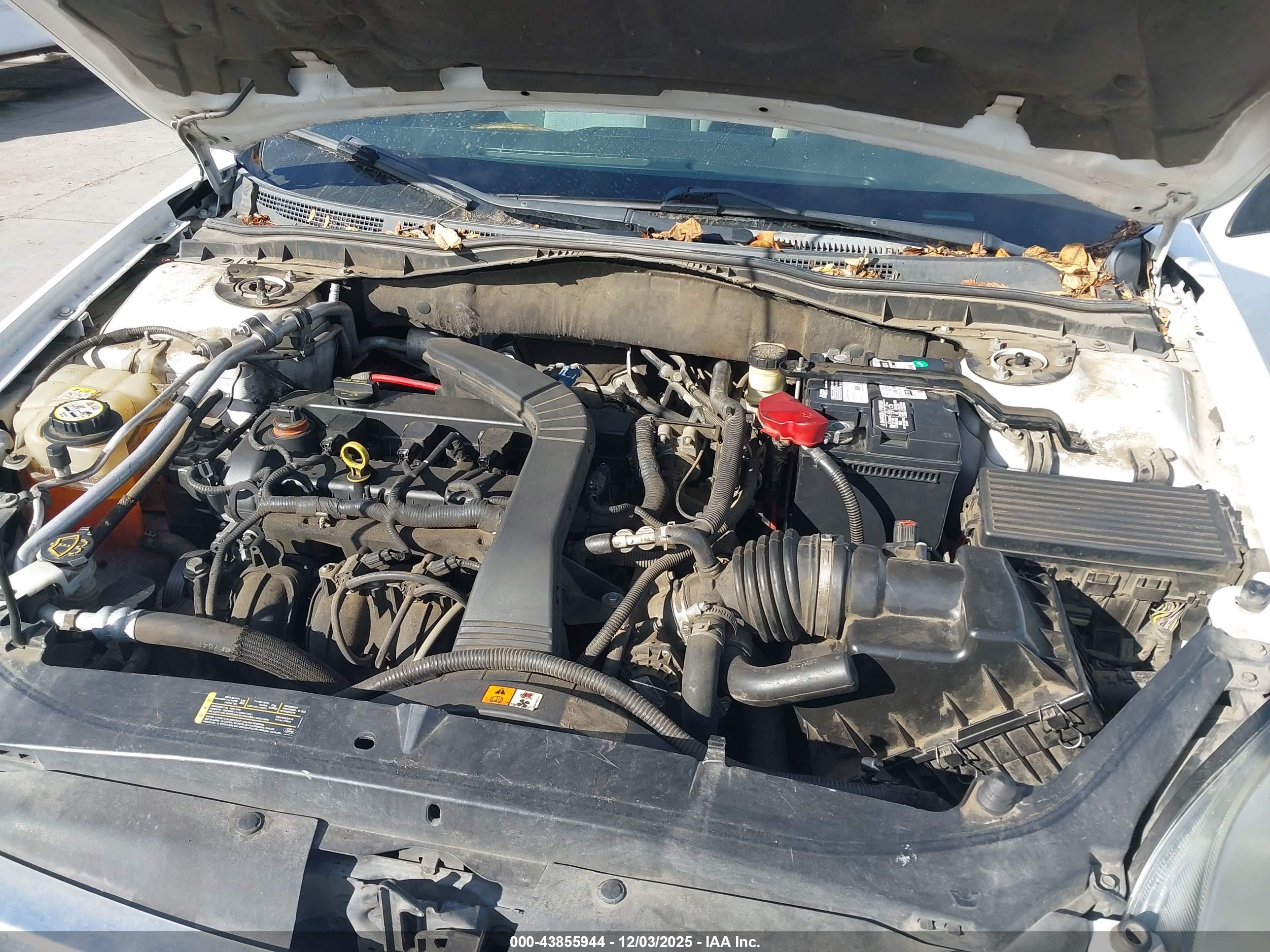 FORD FUSION image 10
