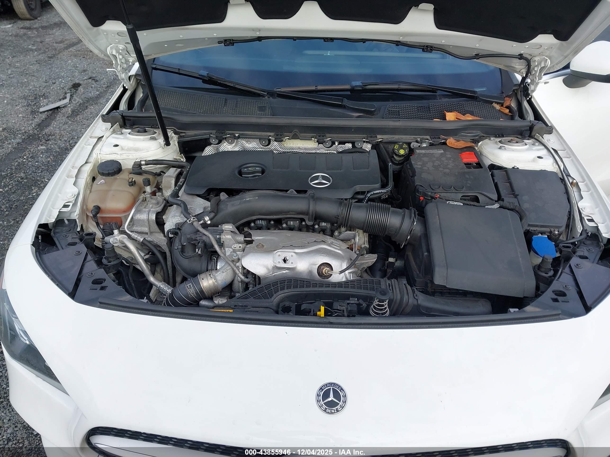 MERCEDES-BENZ CLA image 10
