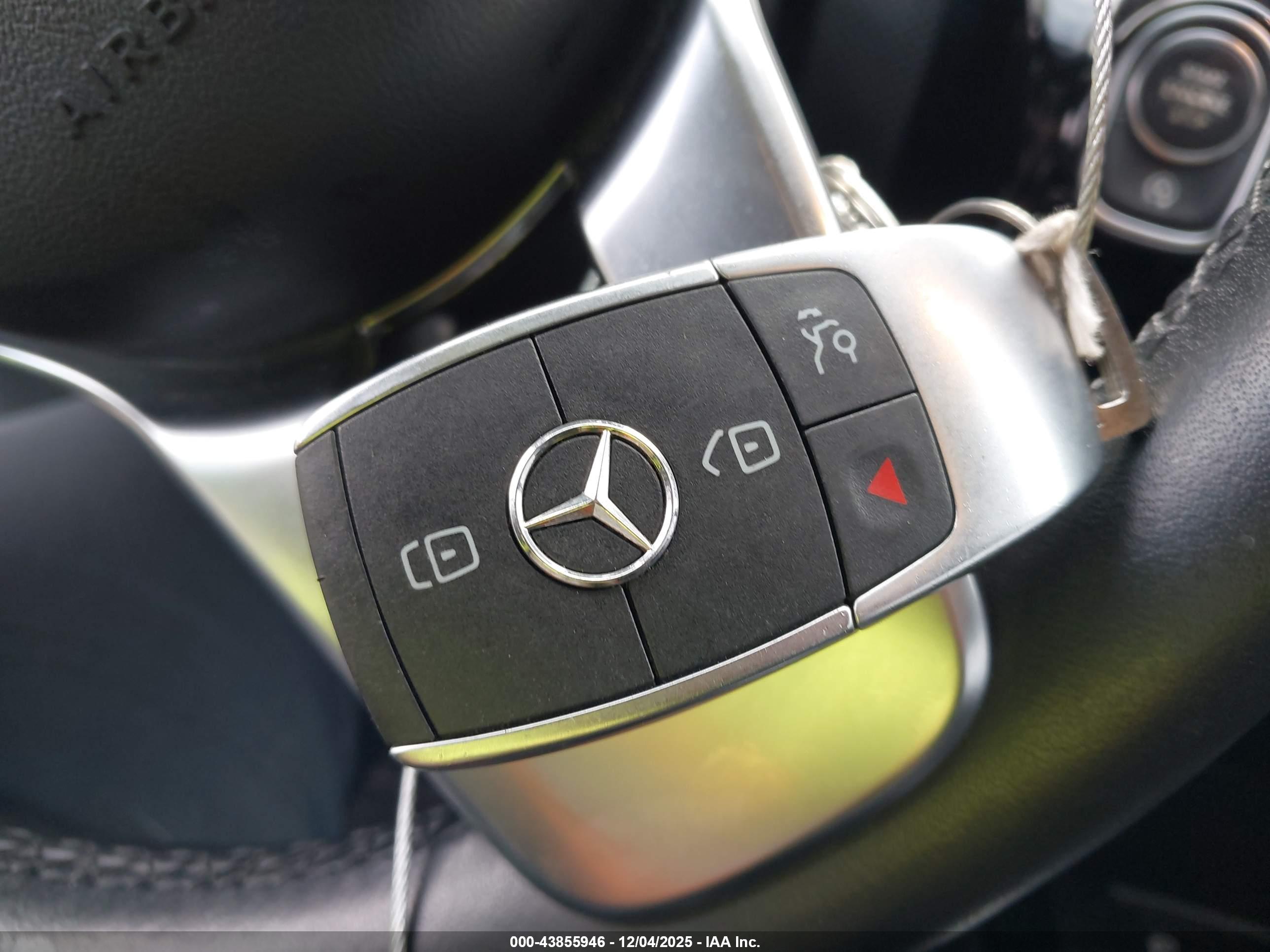 MERCEDES-BENZ CLA image 11