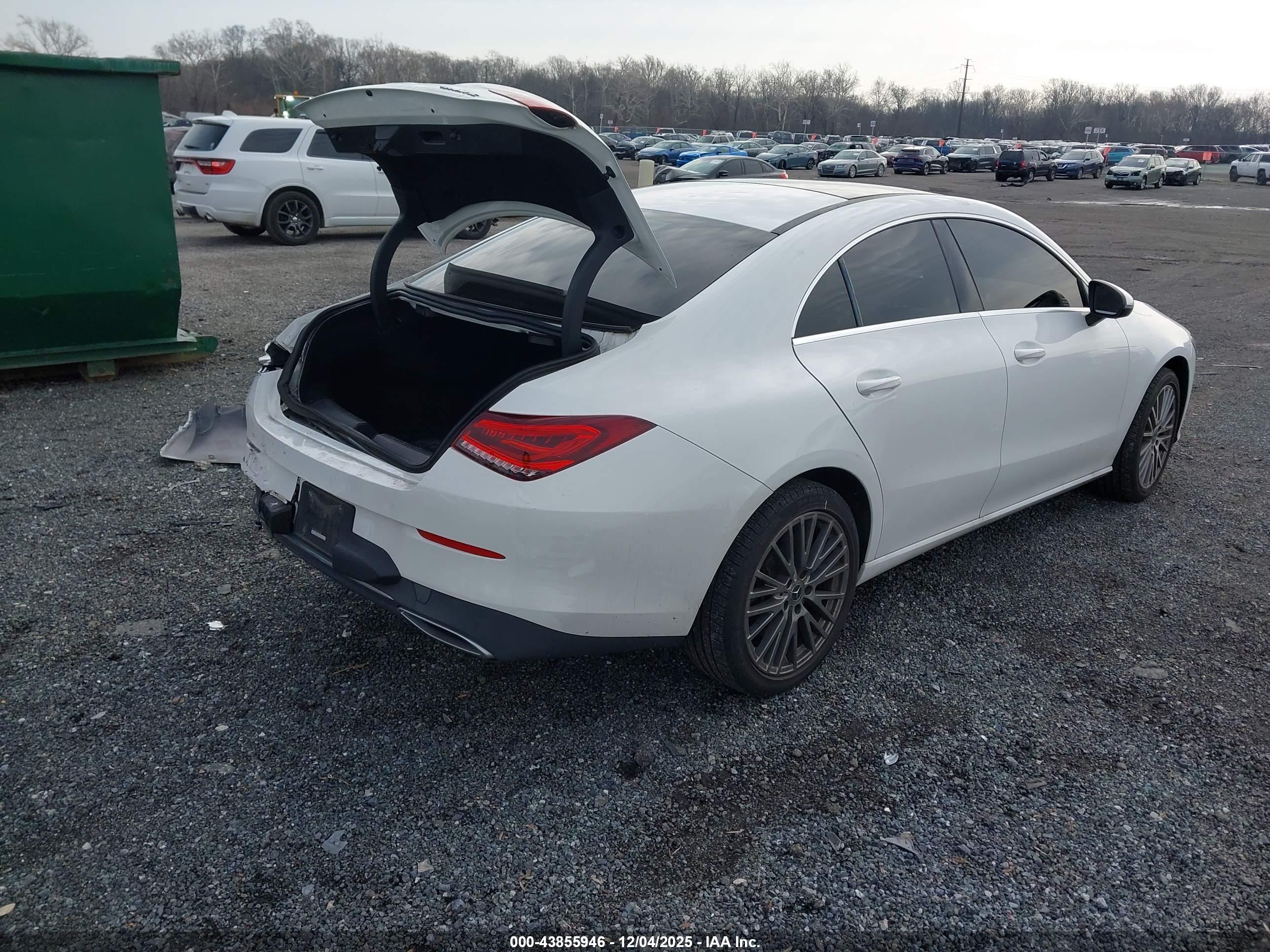 MERCEDES-BENZ CLA image 4