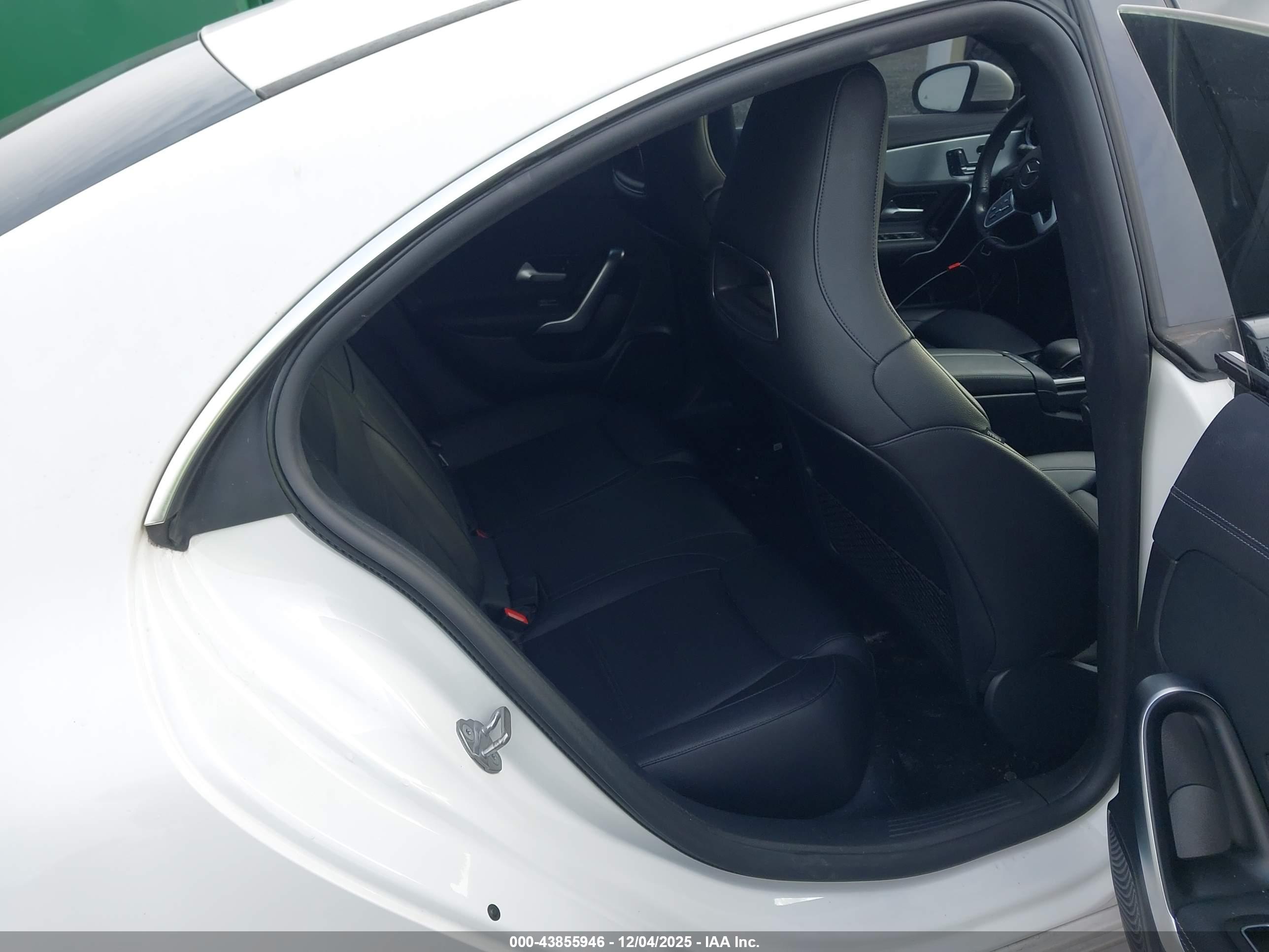 MERCEDES-BENZ CLA image 8