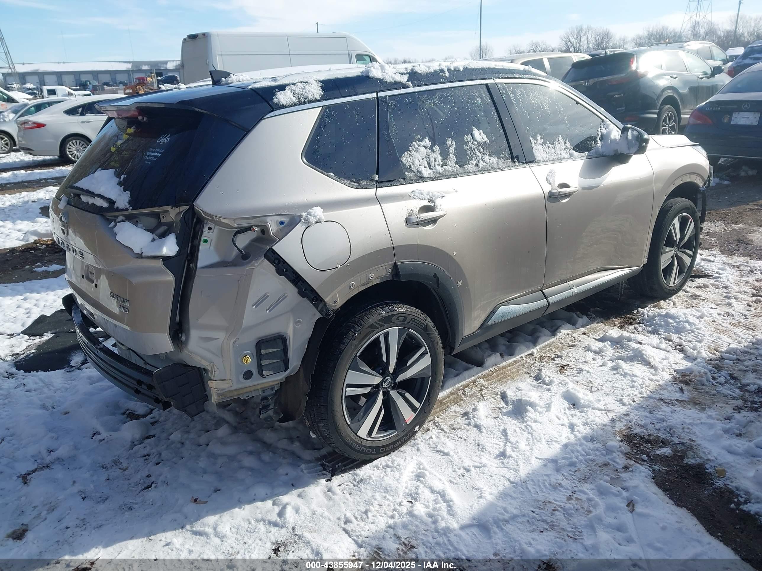 NISSAN ROGUE image 4