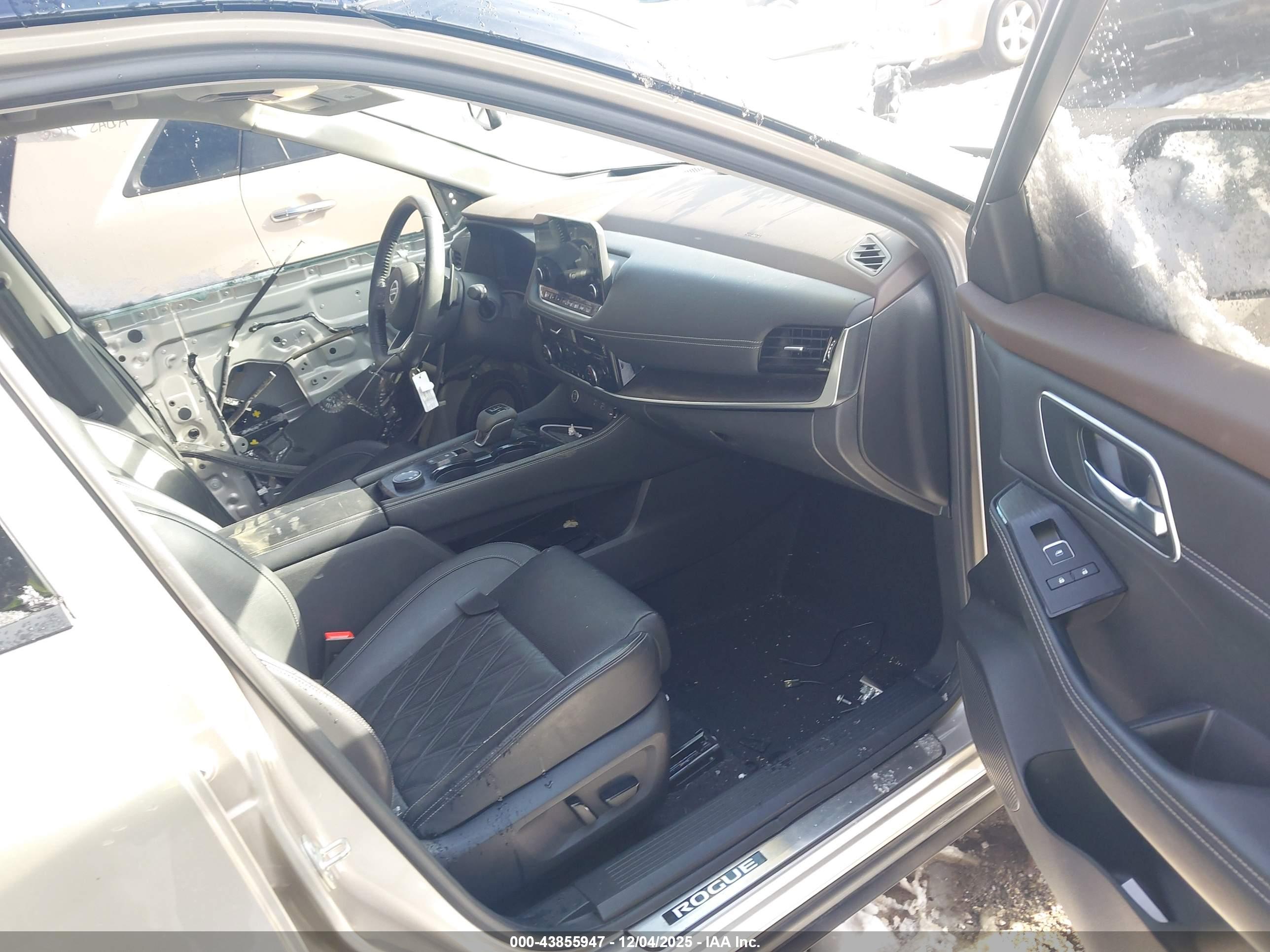 NISSAN ROGUE image 5