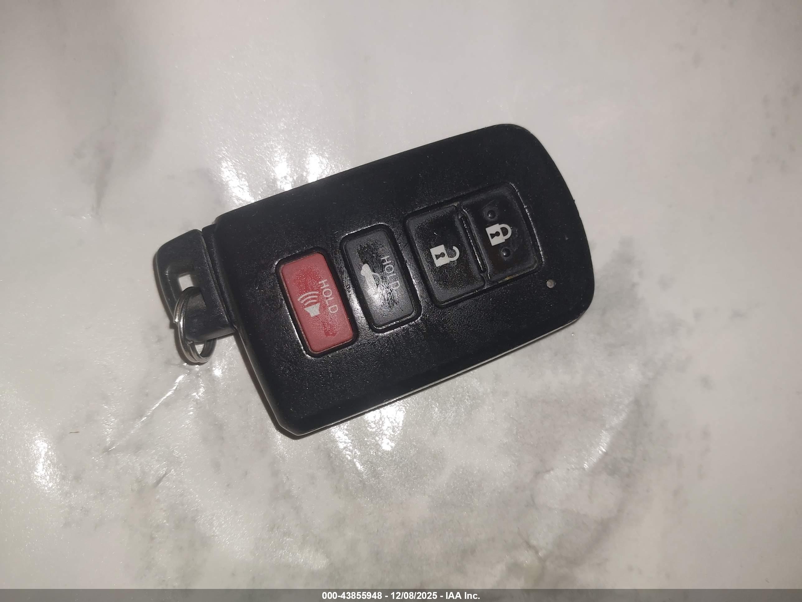 TOYOTA CAMRY image 11