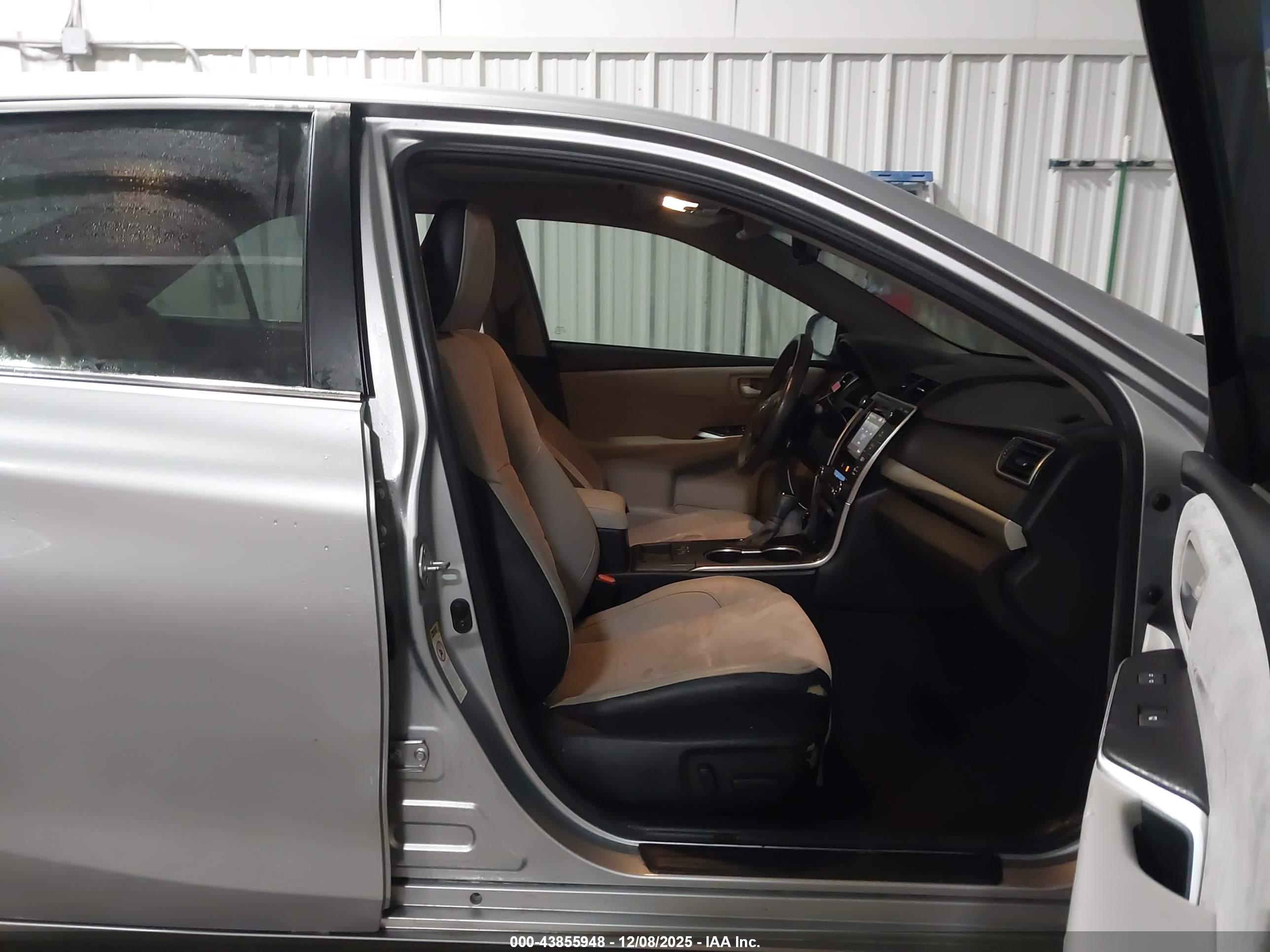TOYOTA CAMRY image 5